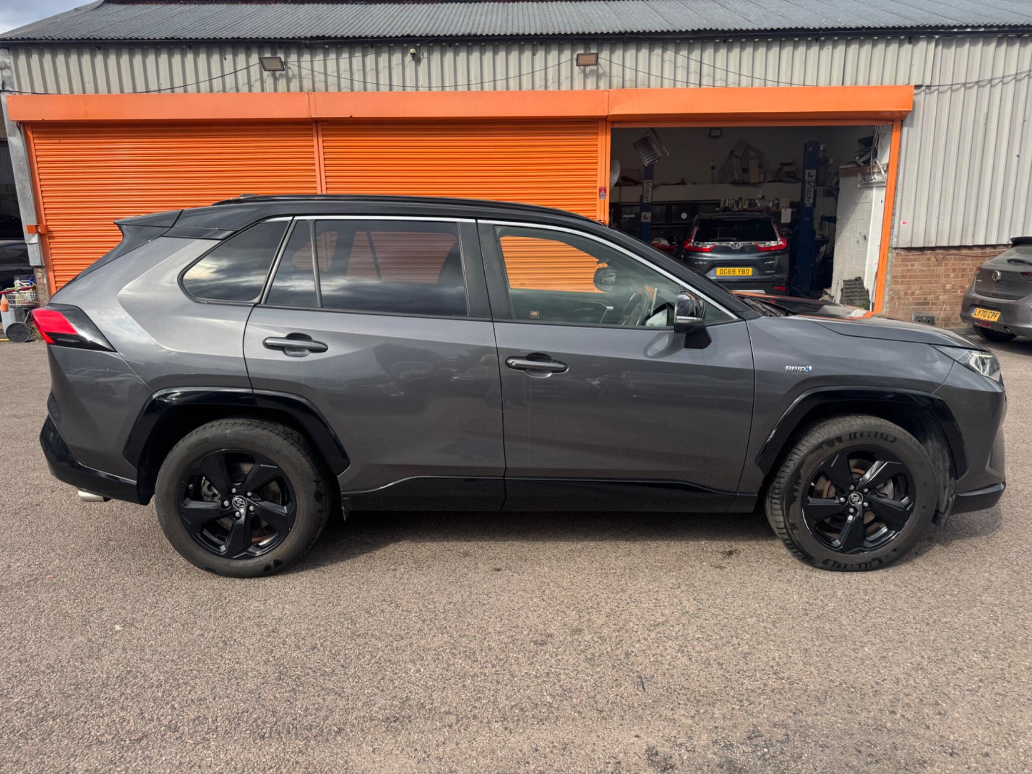 Toyota Rav4 view 8