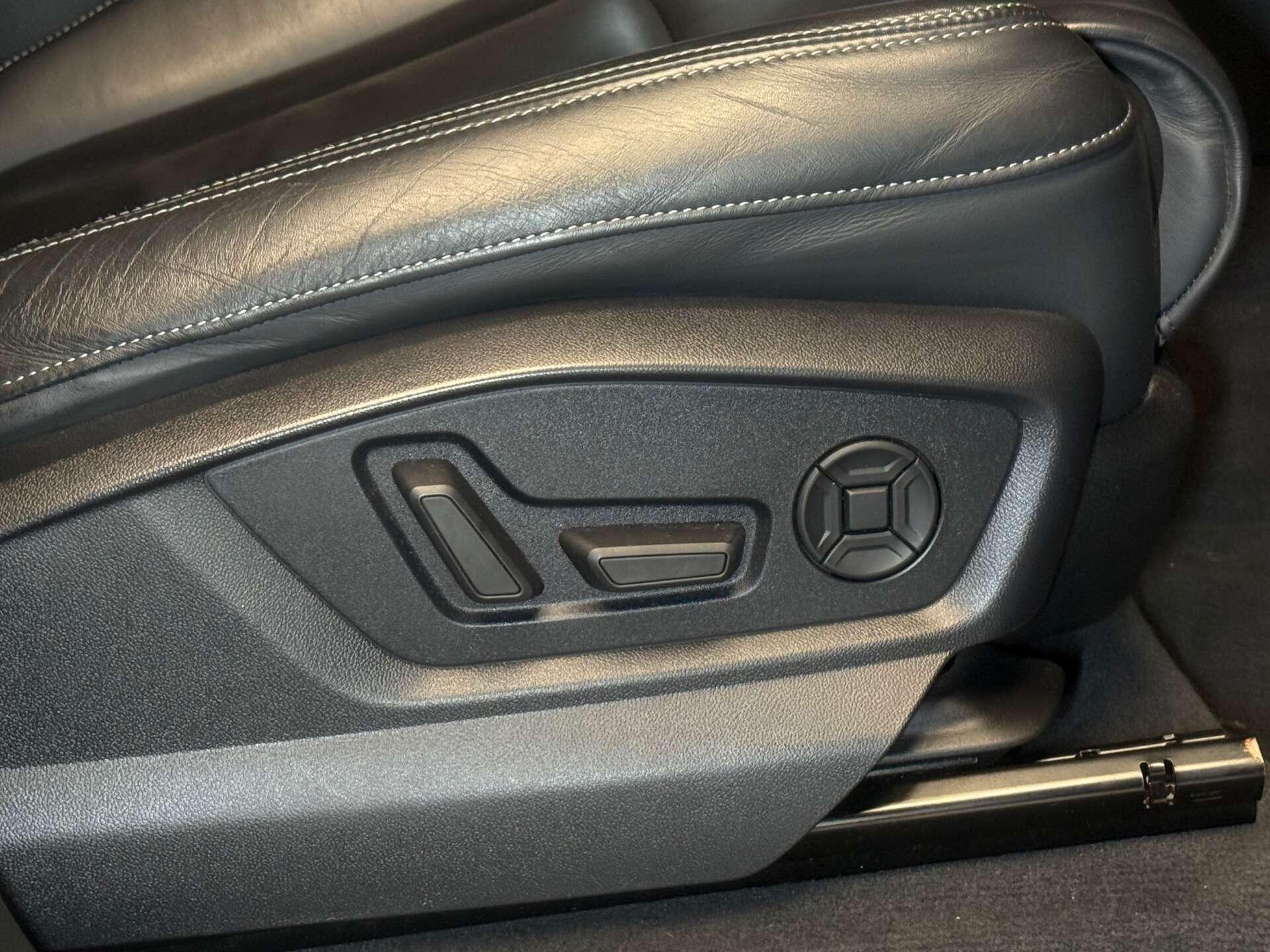 Audi Q7 view 24