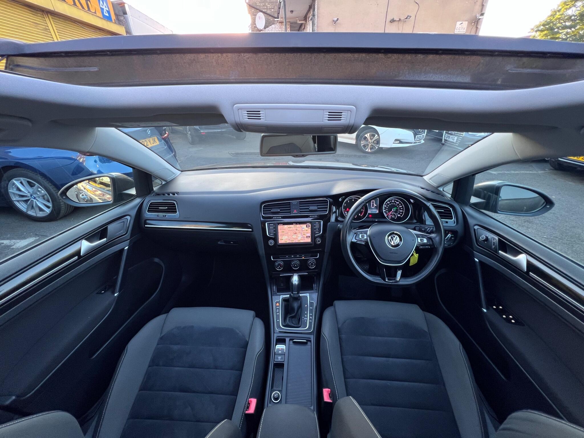 Volkswagen Golf view 2