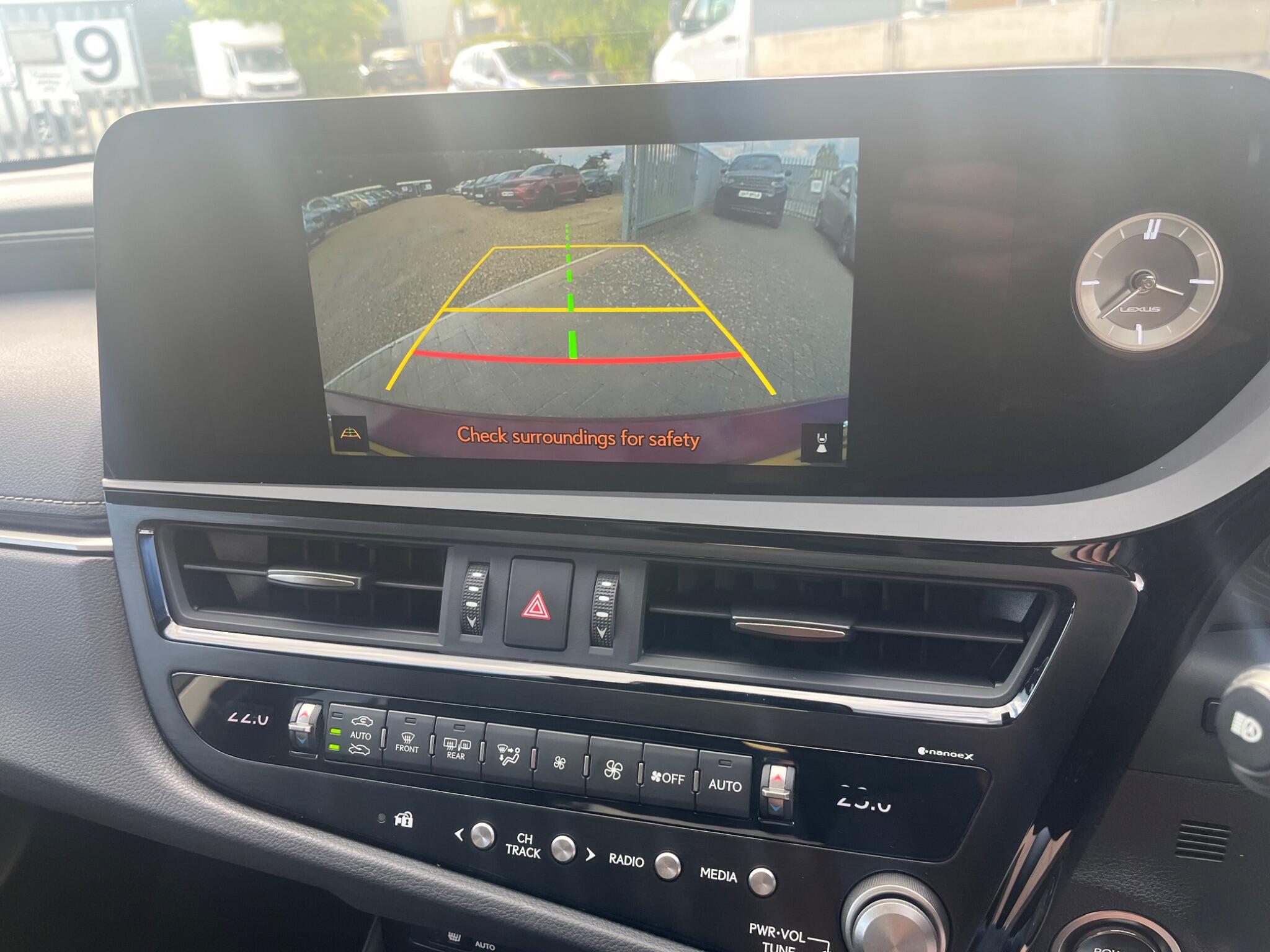 Lexus ES view 41