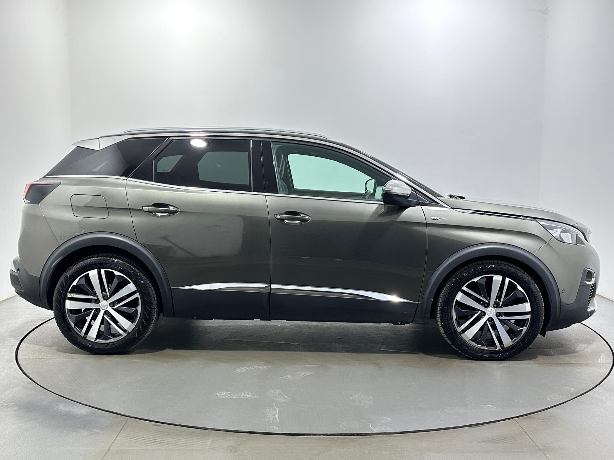 Peugeot 3008 view 9