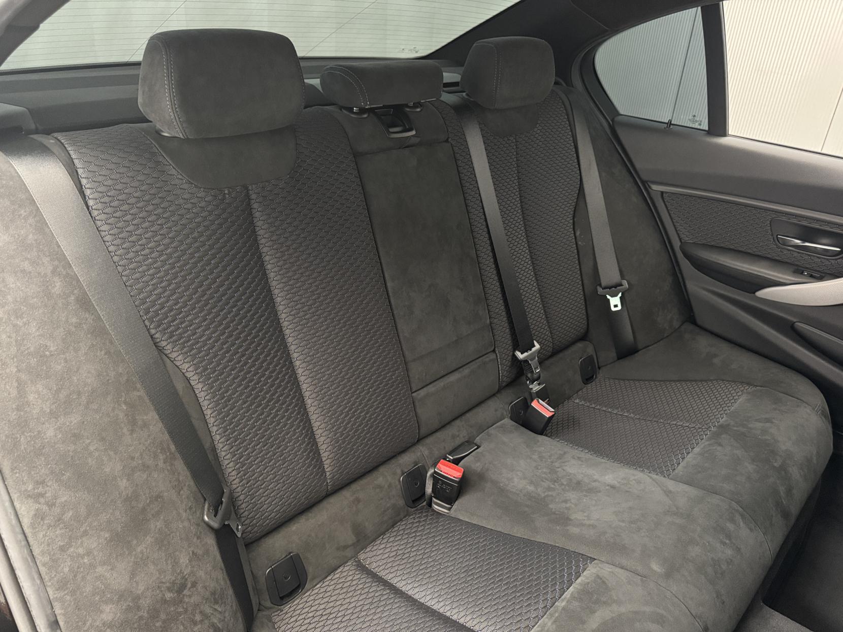 BMW 3 Series view 51