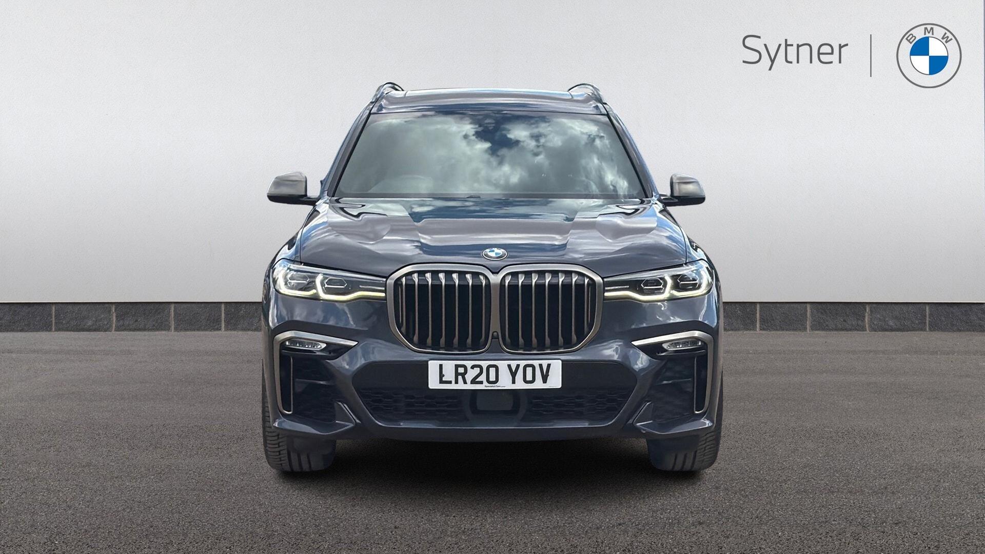 BMW X7 view 16