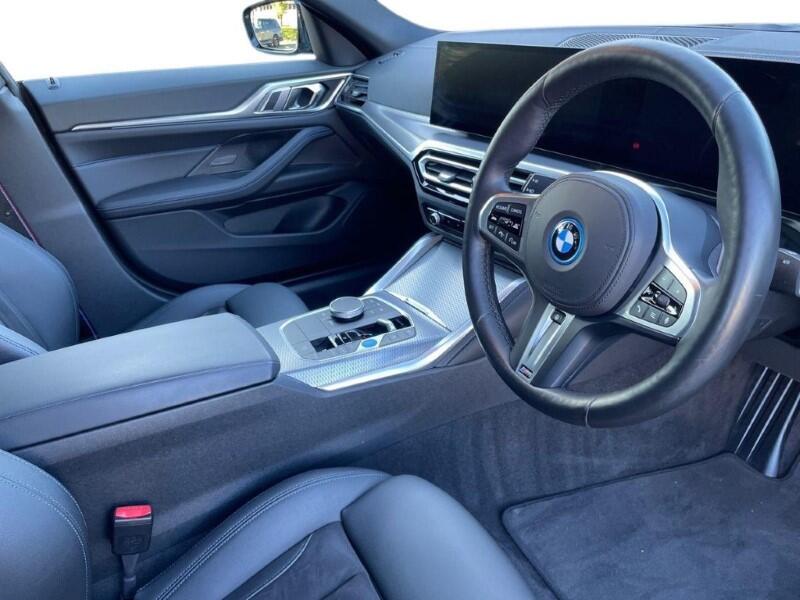 BMW i4 view 6