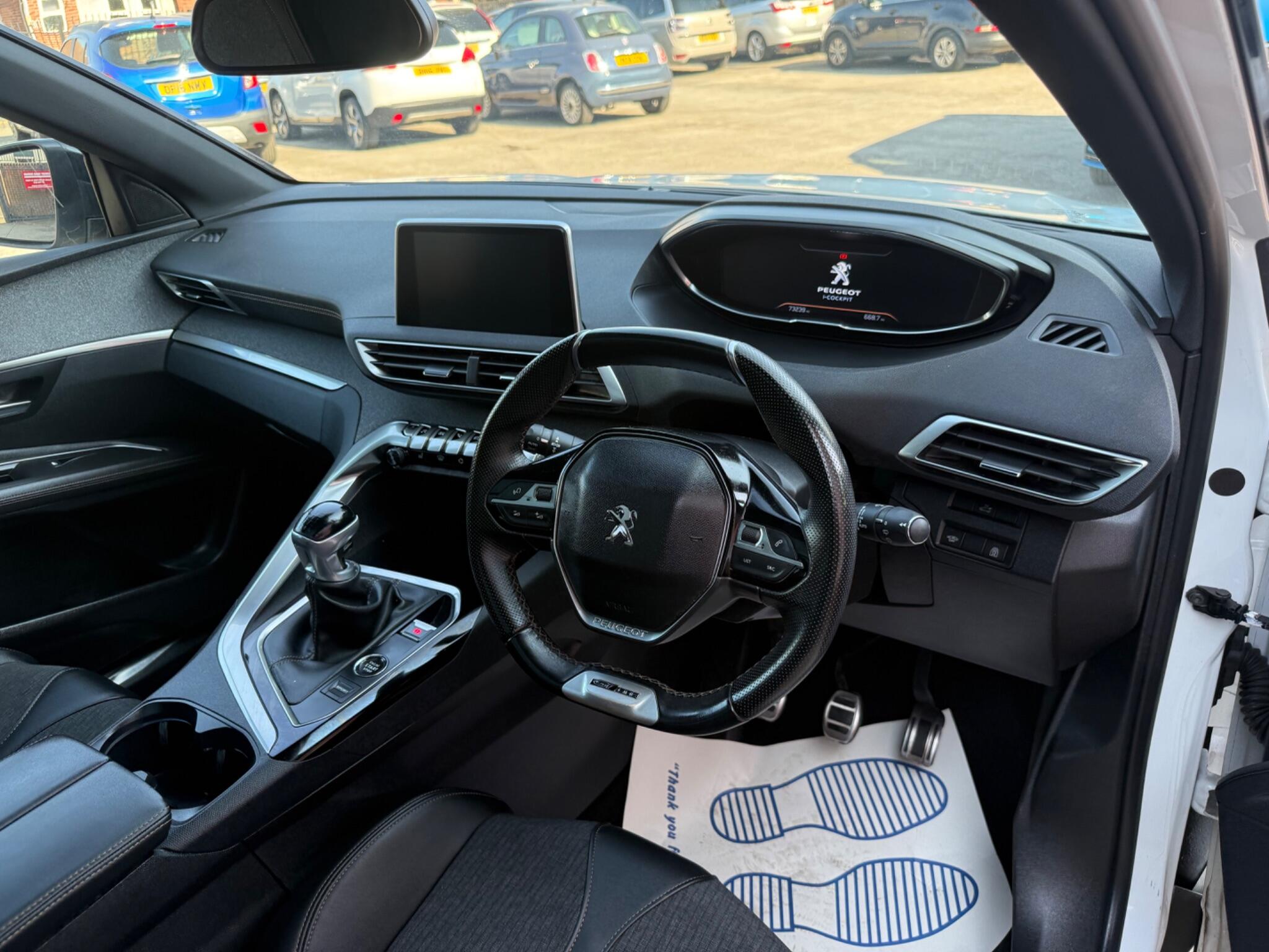Peugeot 3008 view 10