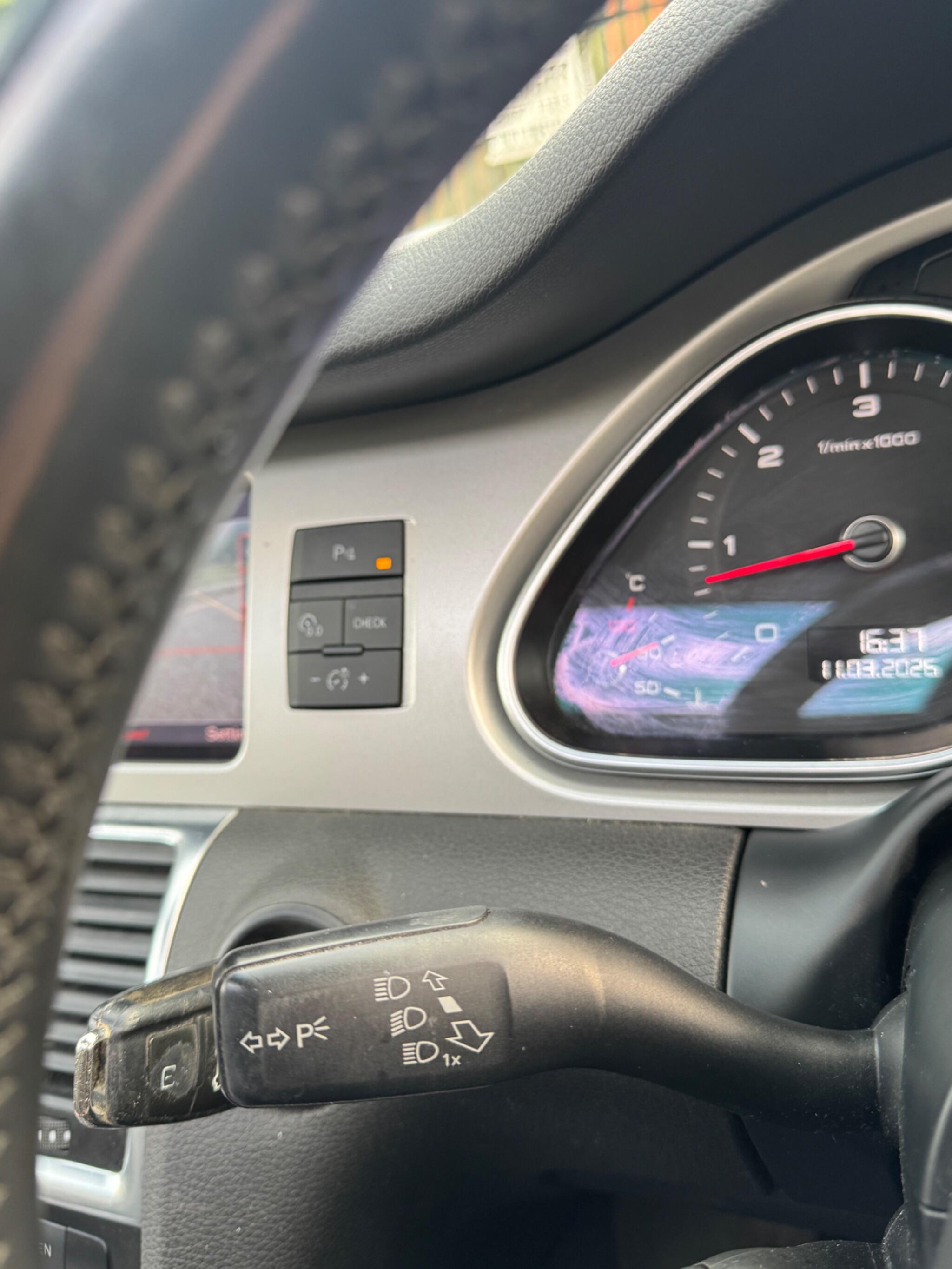 2014 Audi Q7 3.0 TDI V6 S line Sport Edition Tiptronic quattro Euro 5 (s/s) 5dr image 65