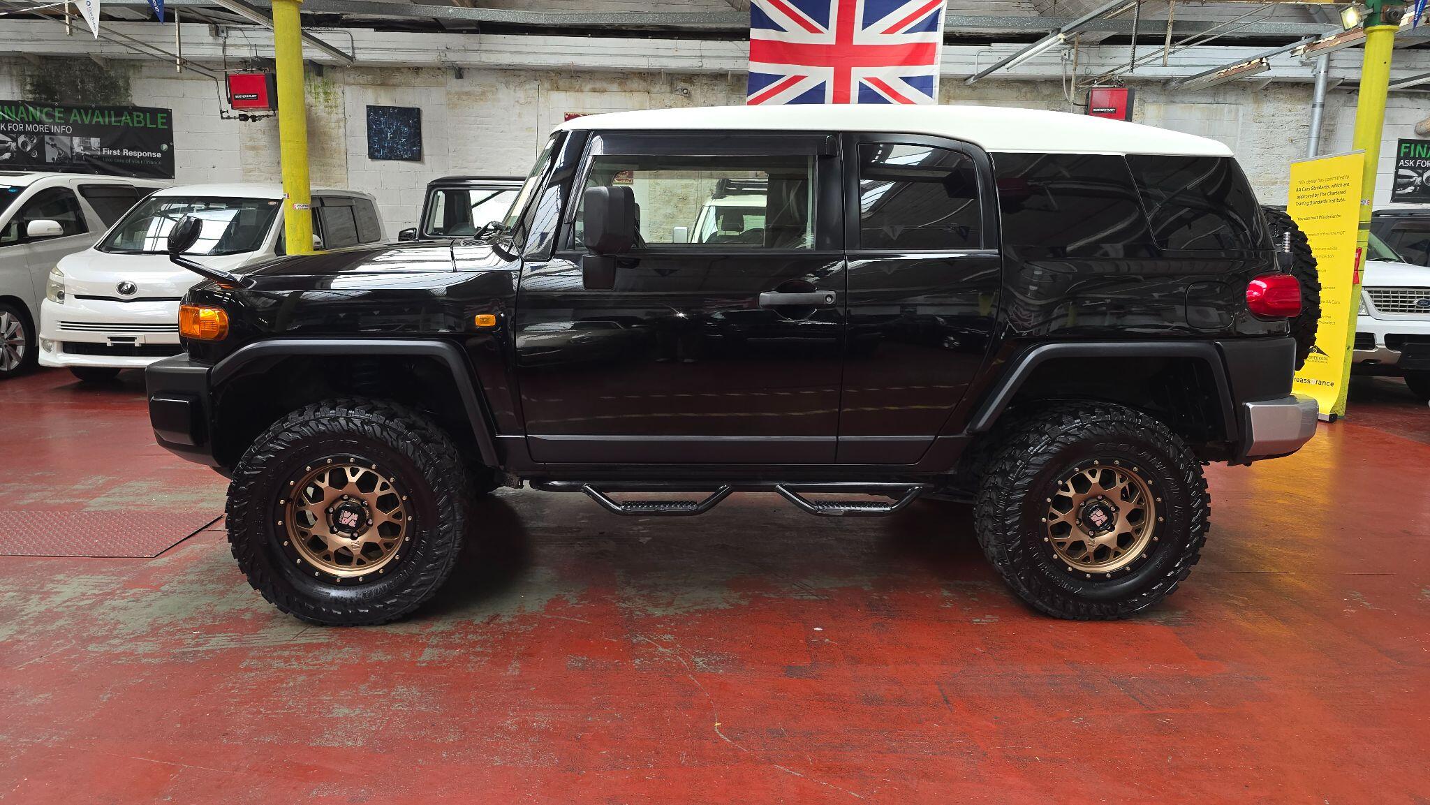 Toyota FJ Cruiser view 48