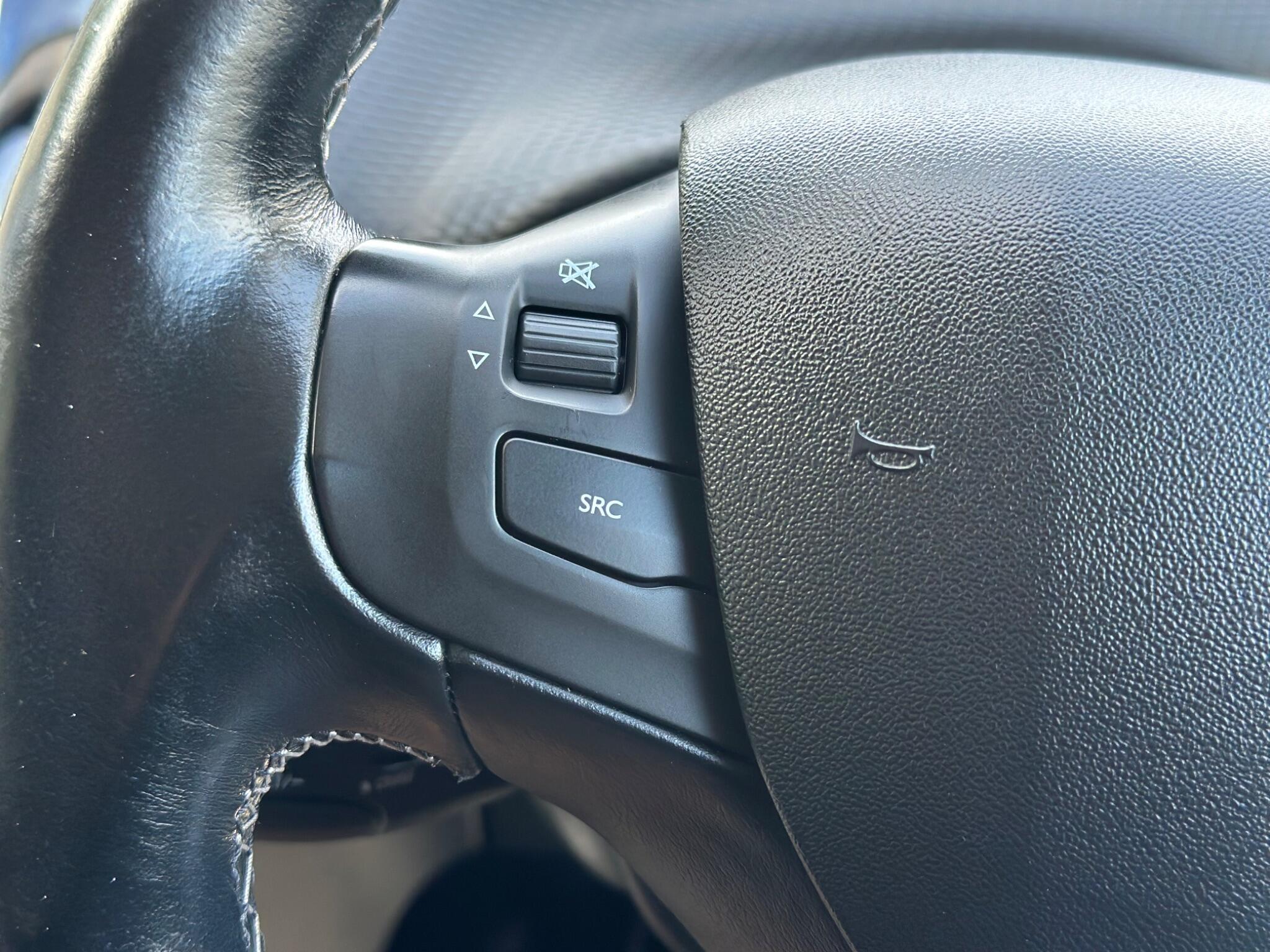 Peugeot 208 view 35