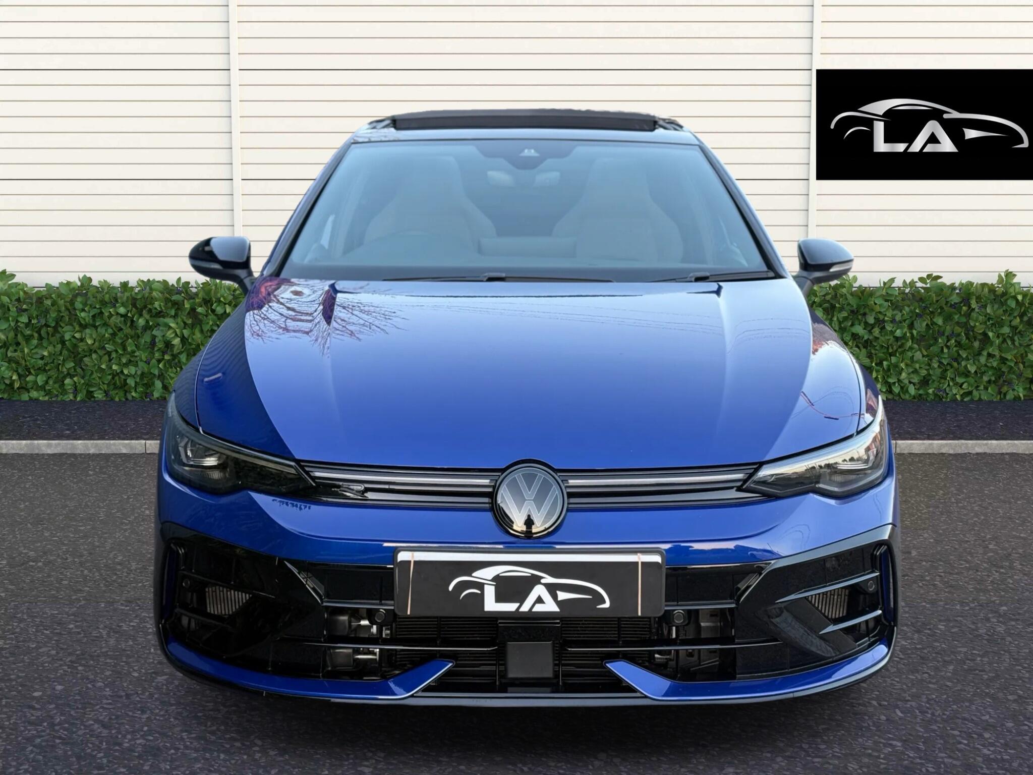 Volkswagen Golf view 4