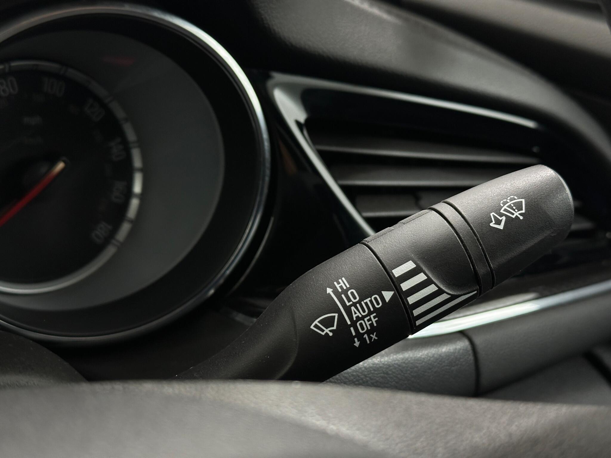 Vauxhall Insignia view 16