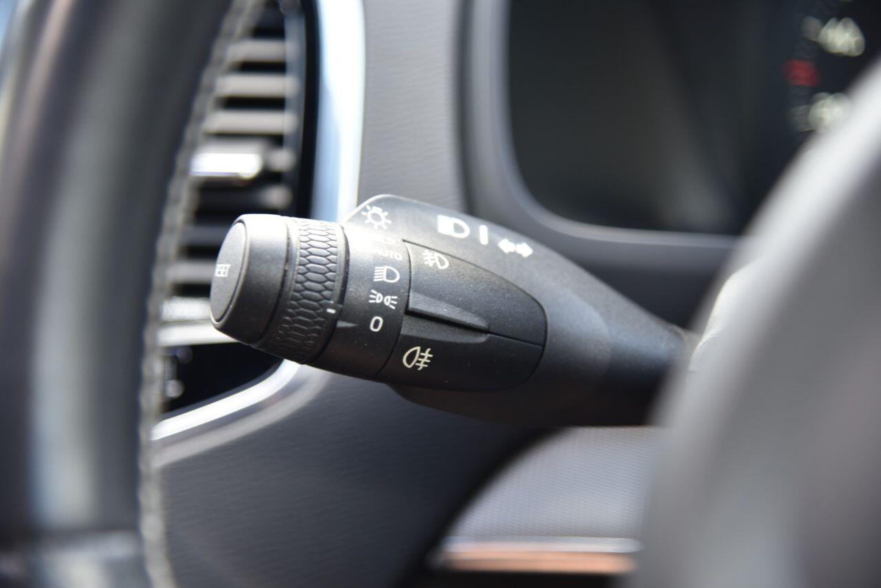 Volvo XC90 view 29