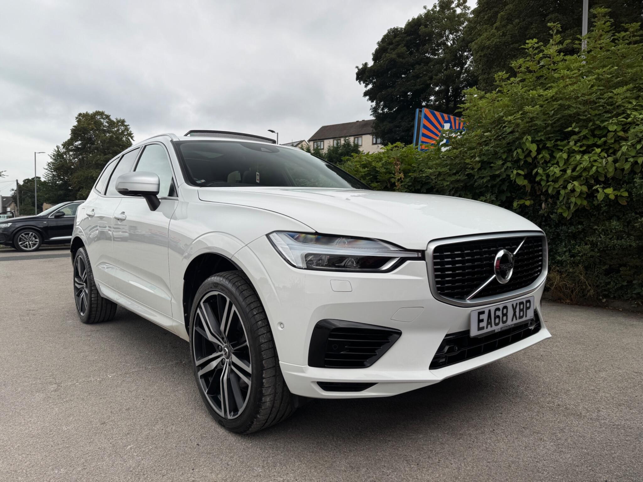 Volvo XC60 view 3