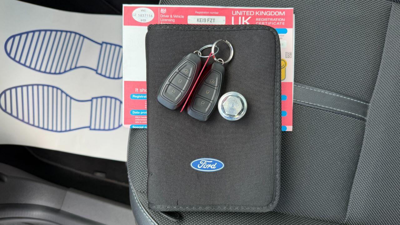 Ford C-Max view 45