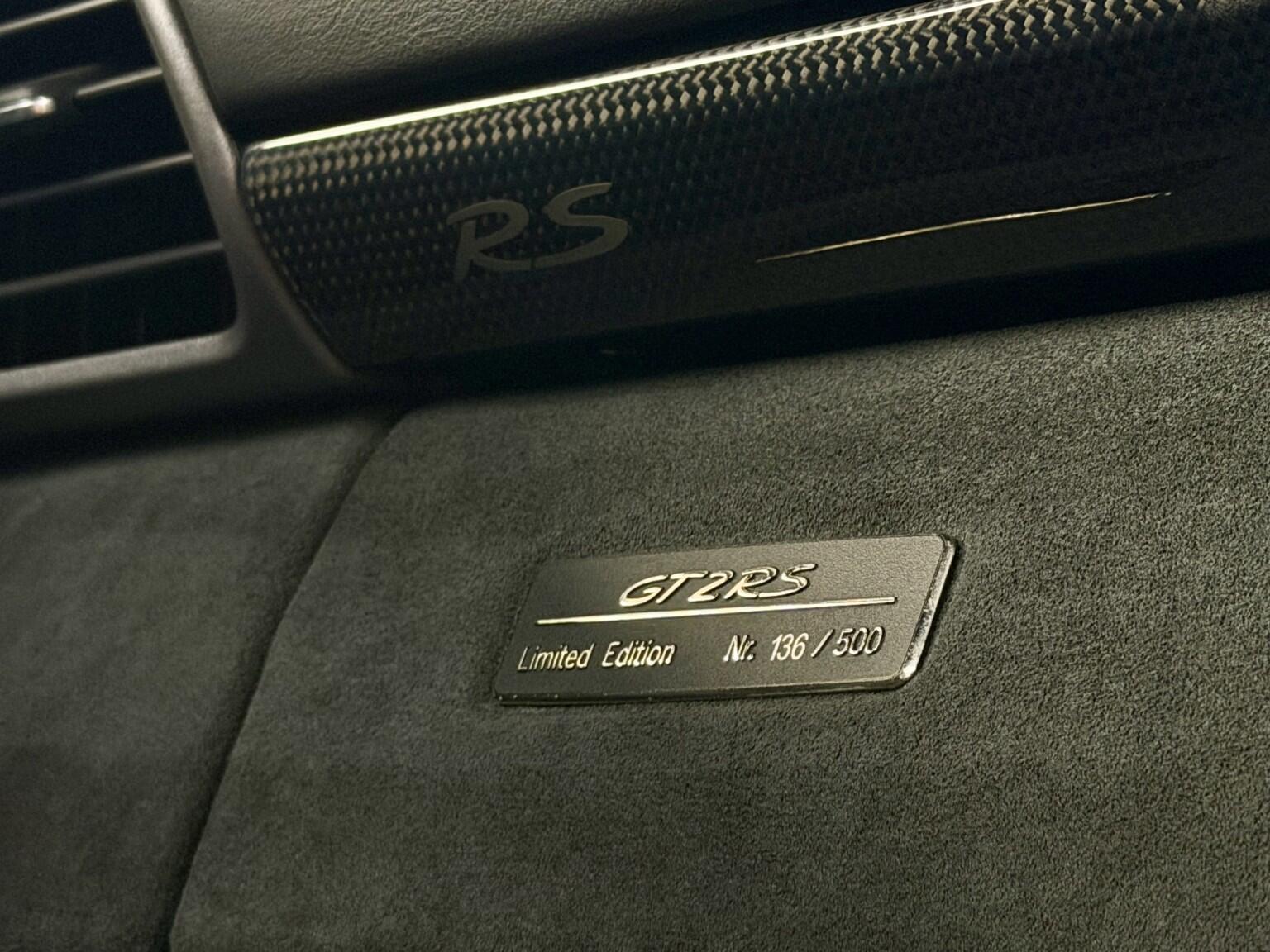 Porsche 911 view 72
