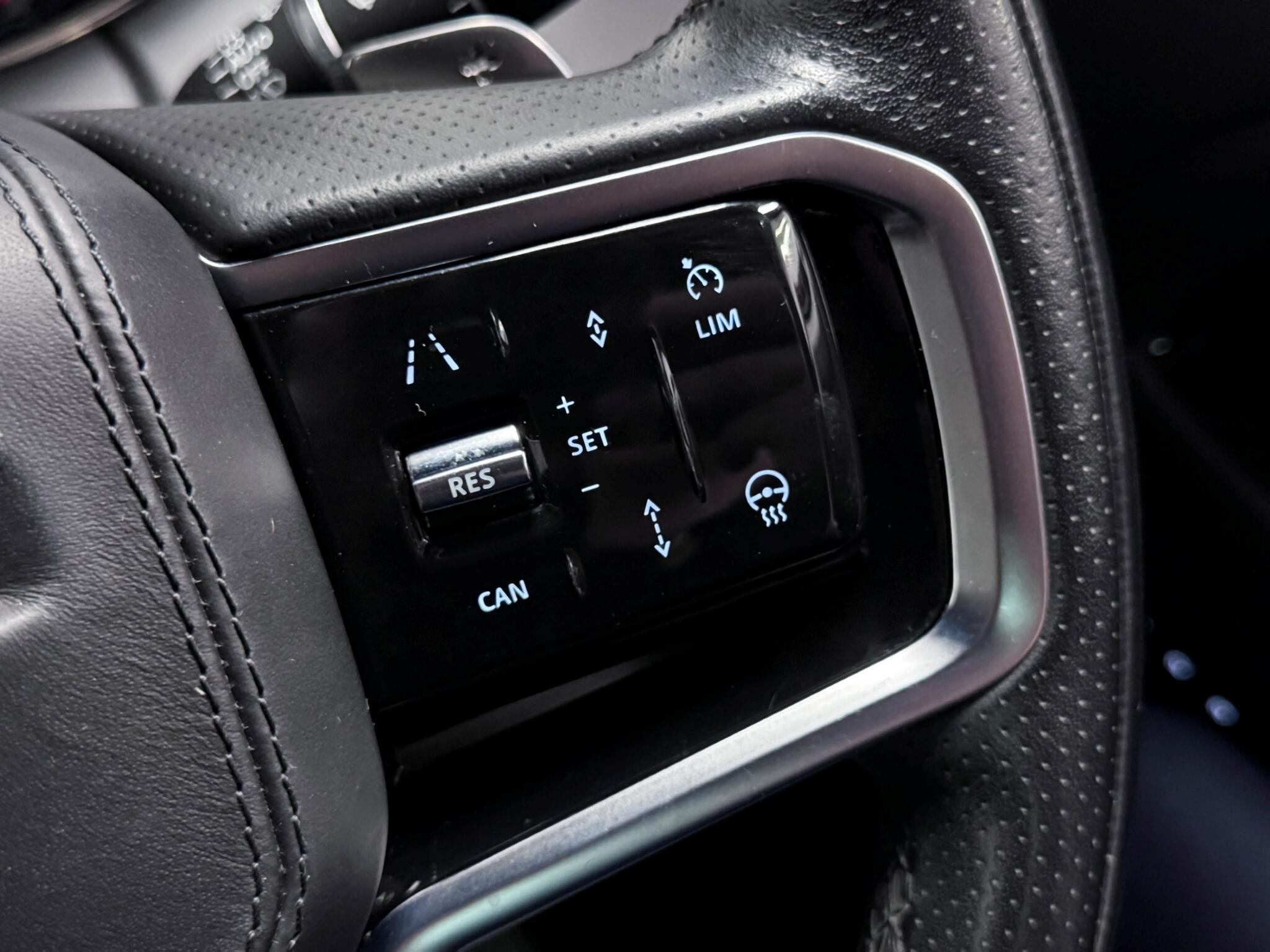 Land Rover Range Rover Evoque view 18
