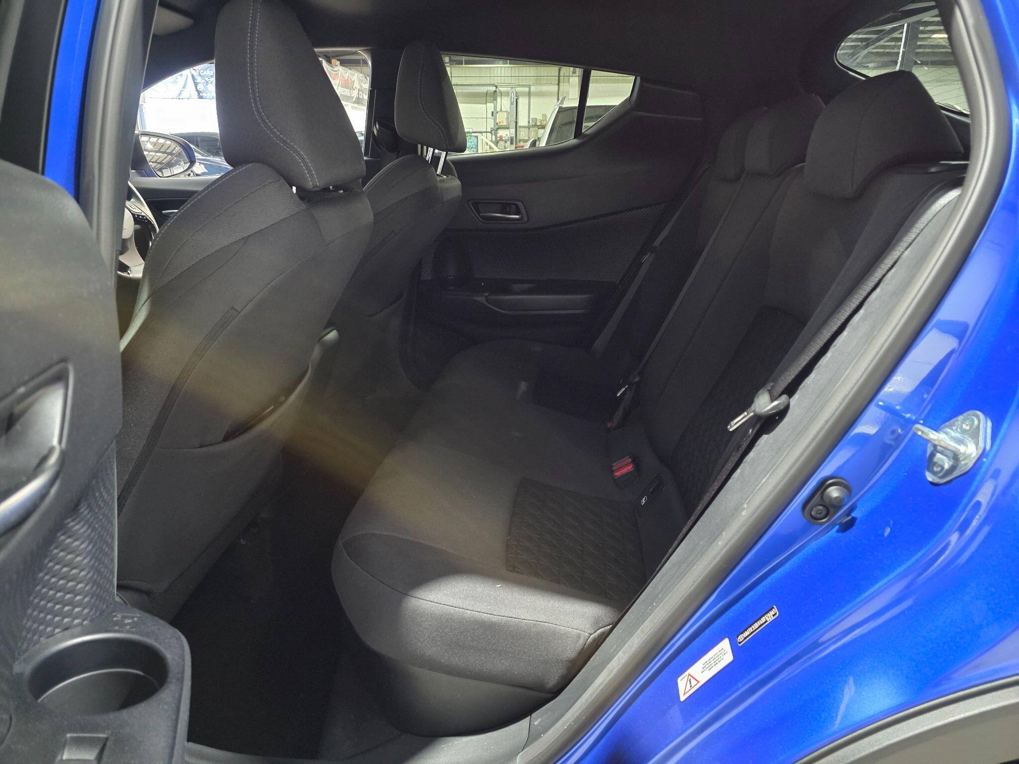 Toyota C-HR view 21