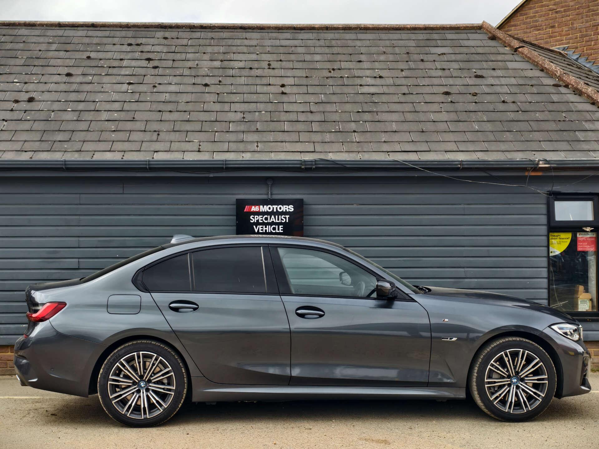 BMW 3 Series view 11