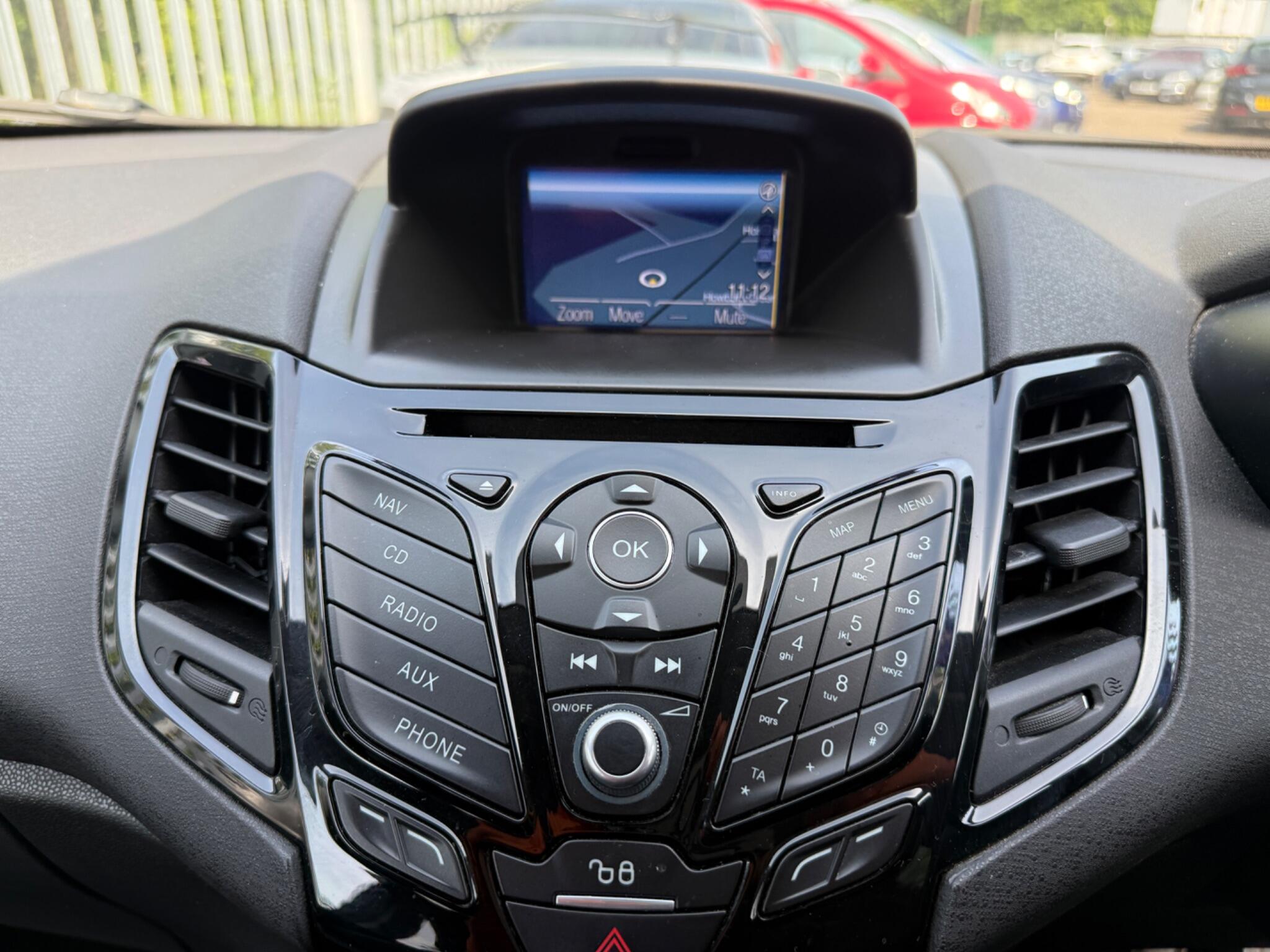 2016 Ford Fiesta image 34