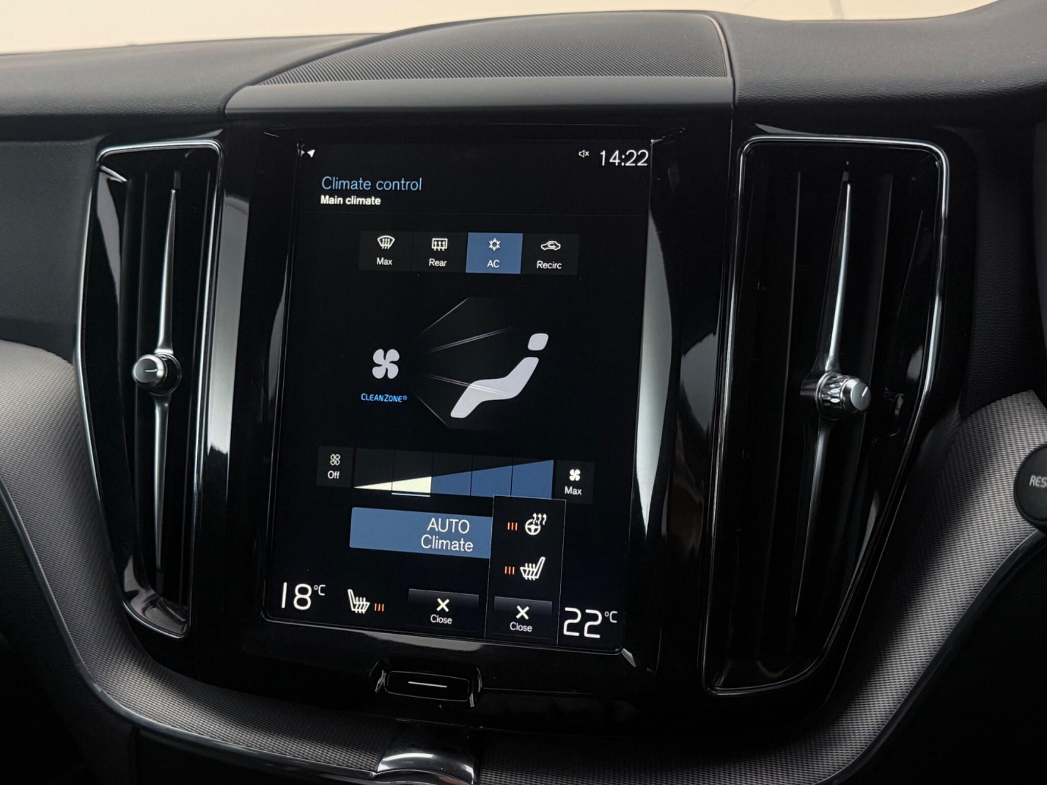 Volvo XC60 view 24