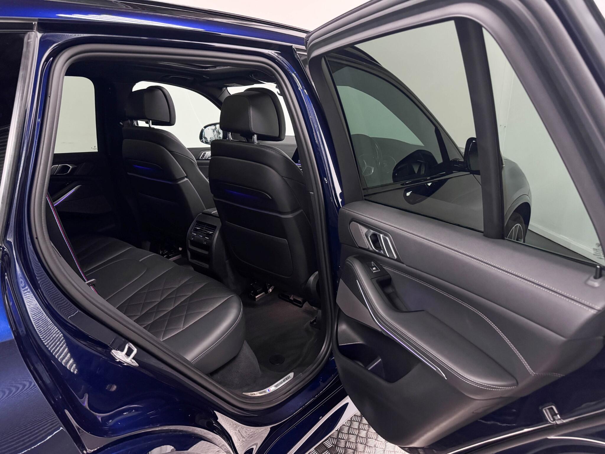 BMW X5 view 24