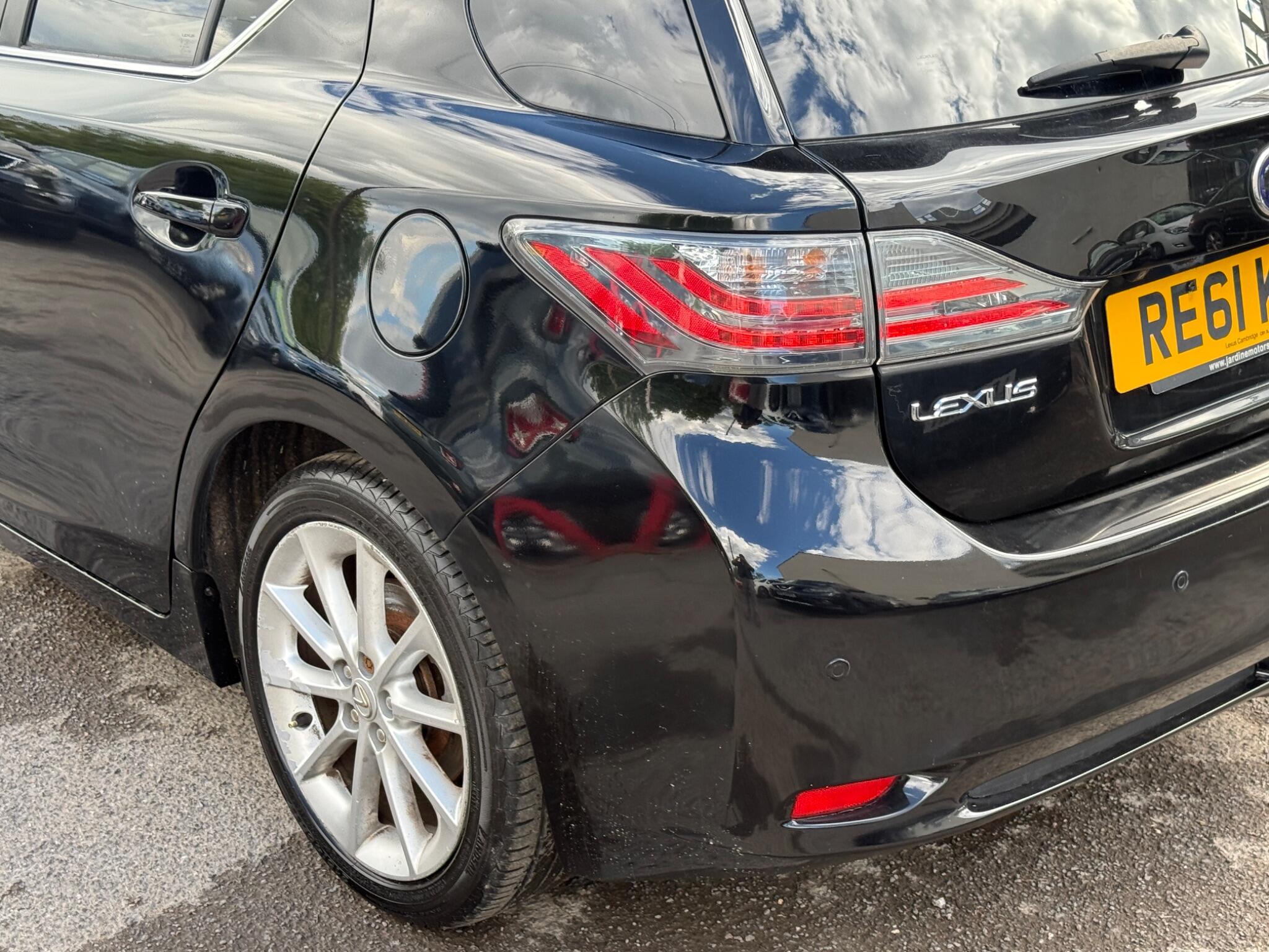 Lexus CT - Image 25