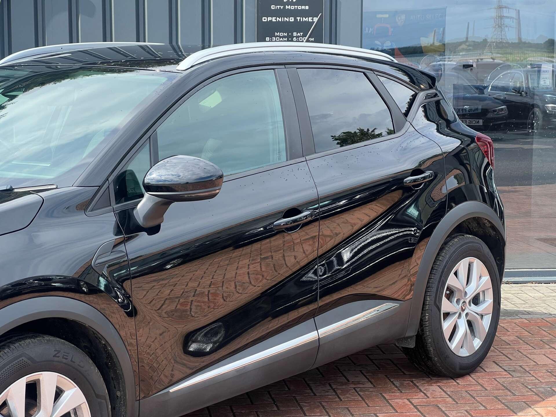 Renault Captur view 3
