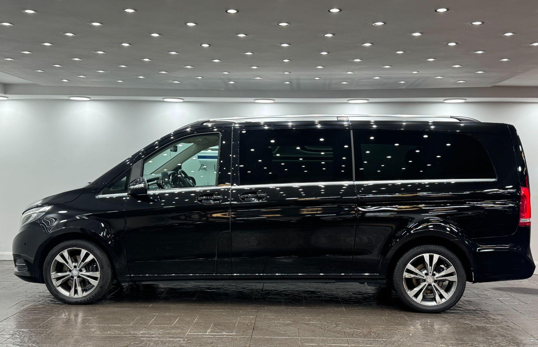 Mercedes-Benz V-Class view 15