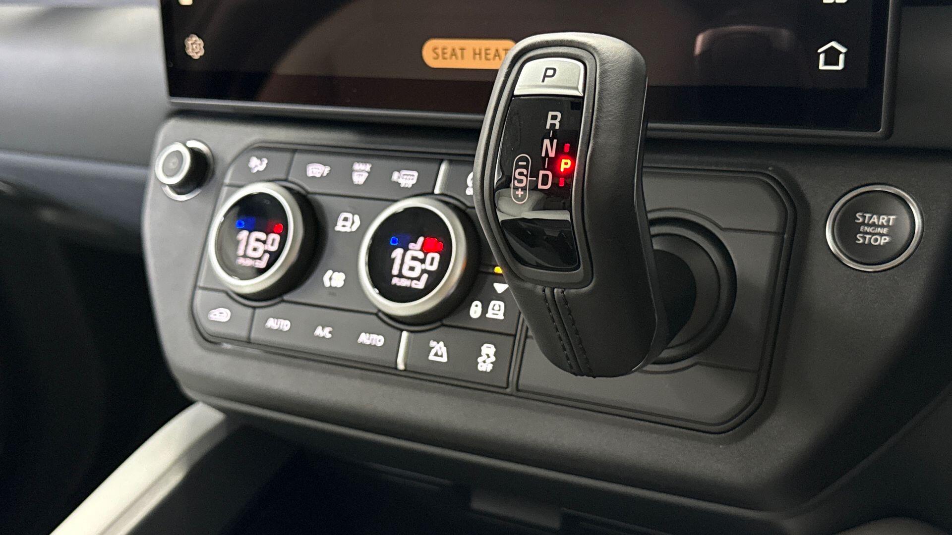 Land Rover Defender view 13