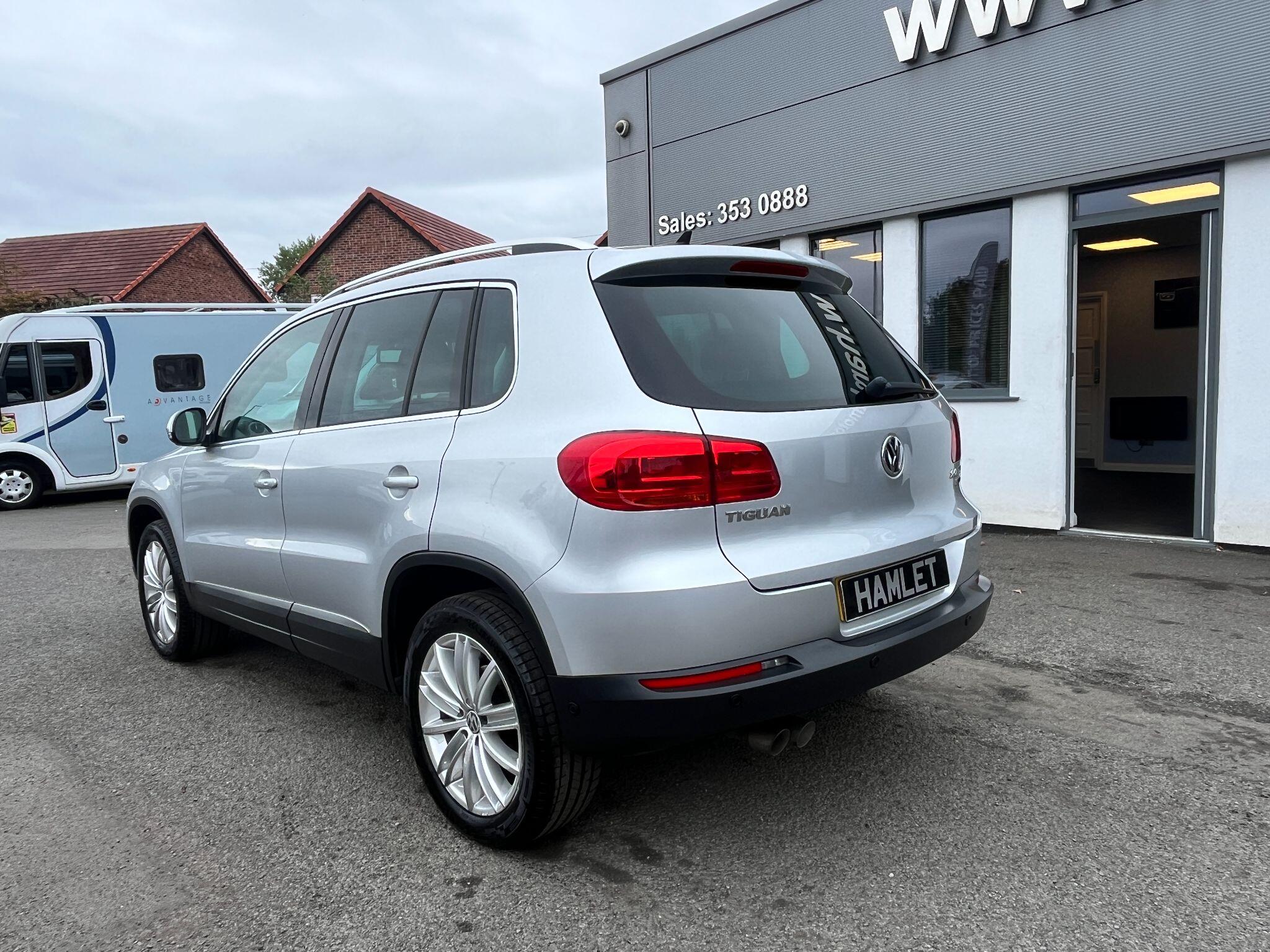 Volkswagen Tiguan view 3