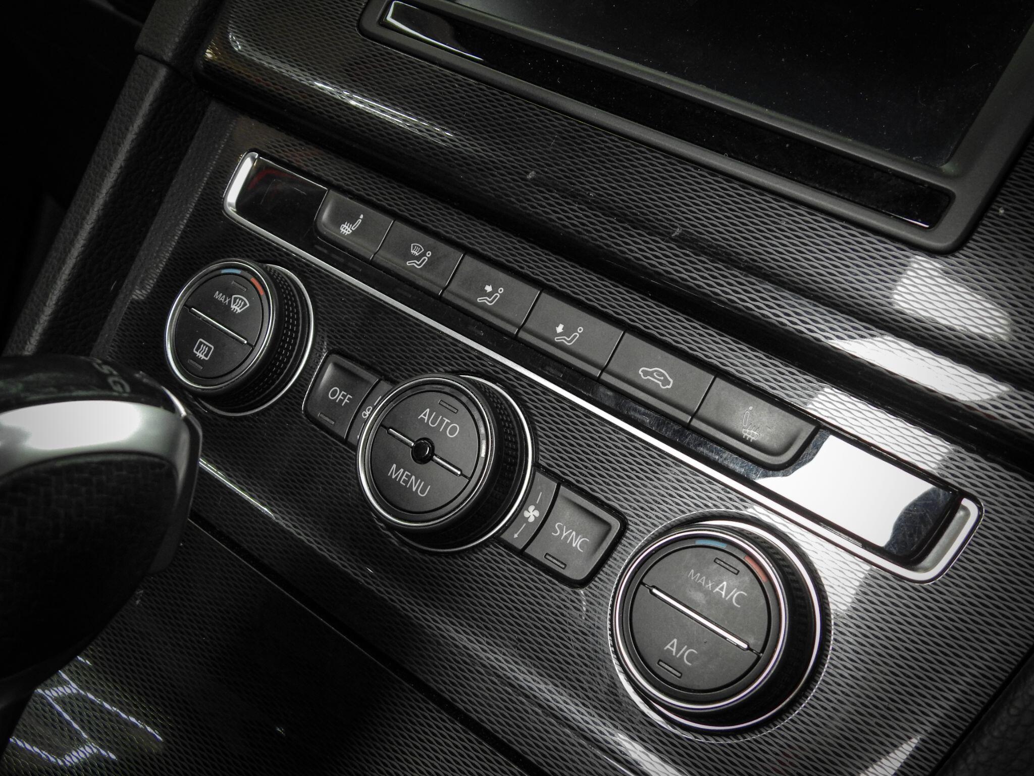 Volkswagen Golf view 32