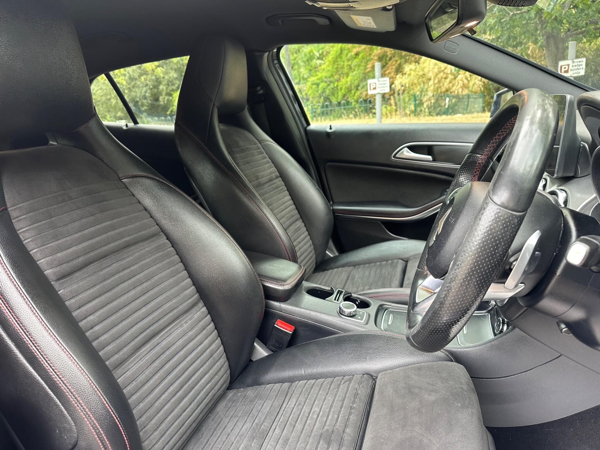 Mercedes-Benz Gla view 13