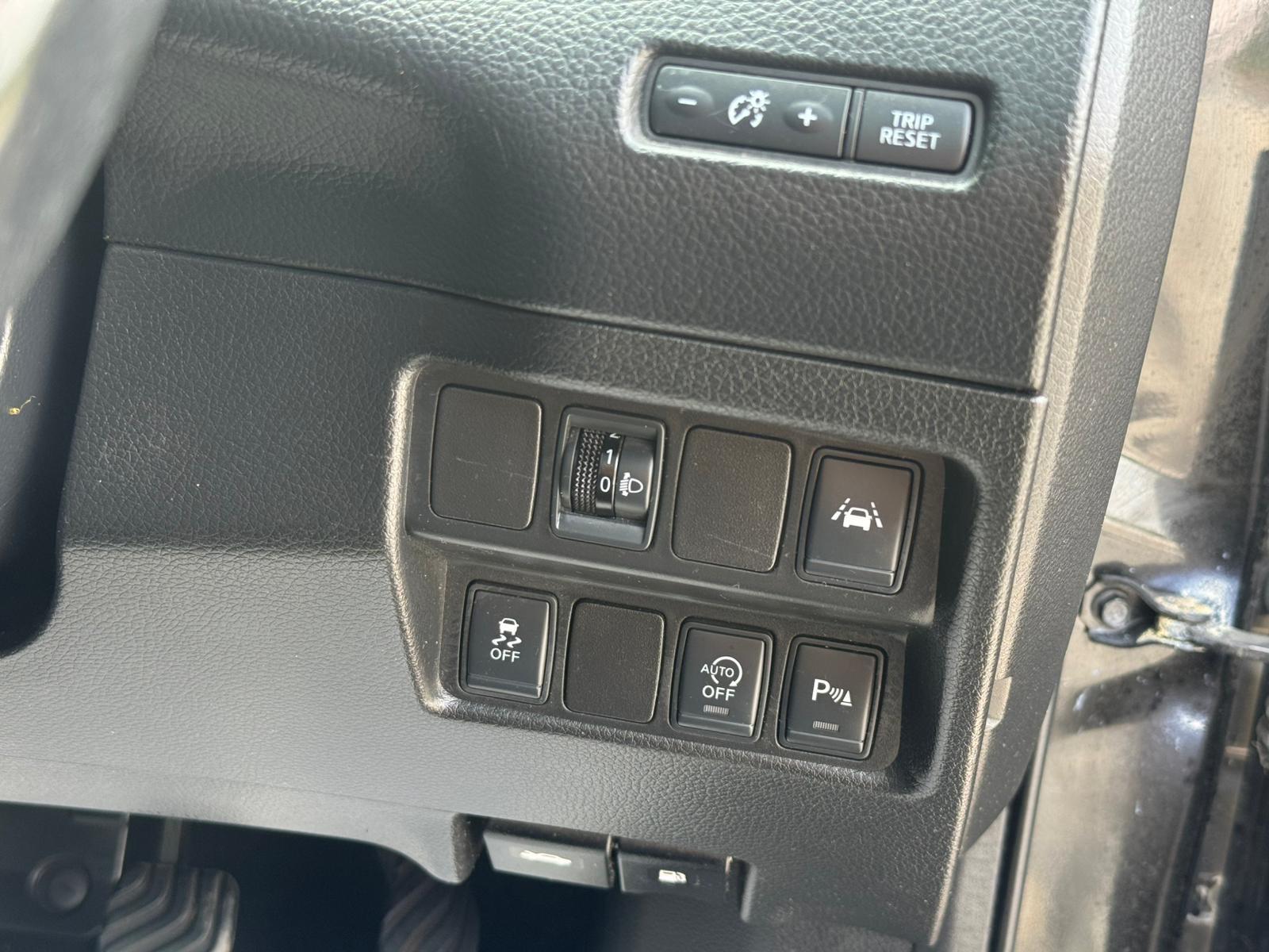 2015 Nissan Qashqai image 14