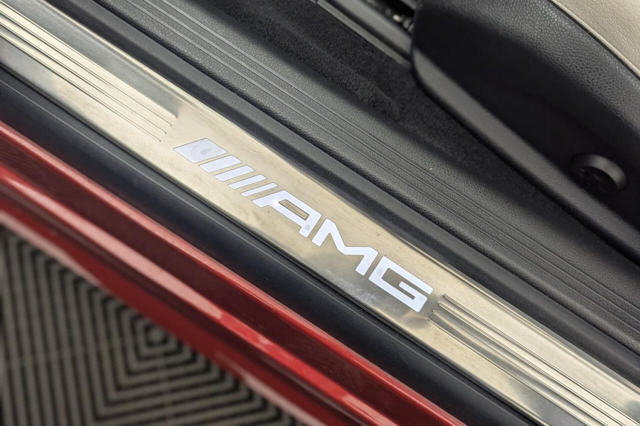 Mercedes-Benz C-Class view 29