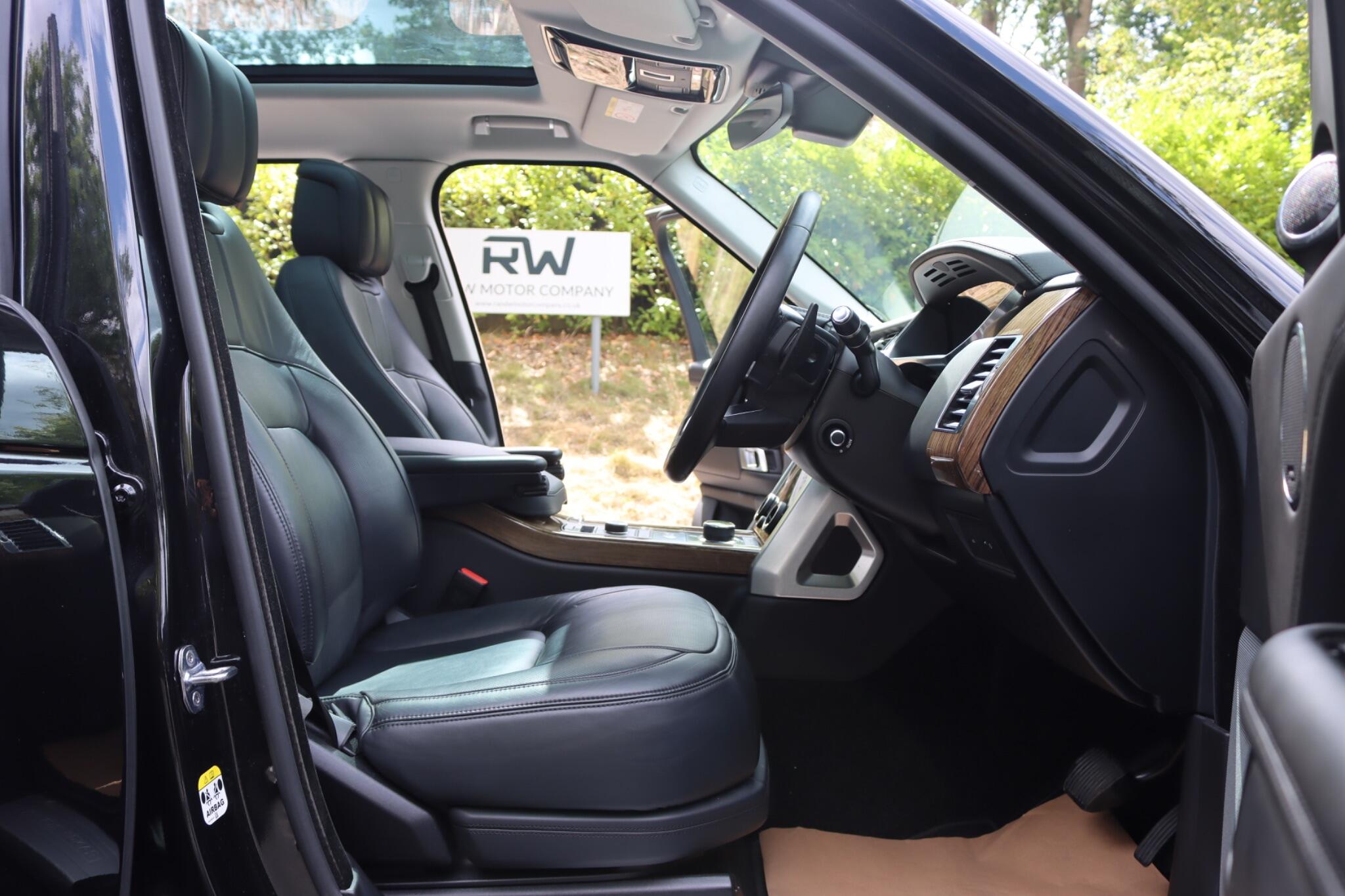 Land Rover Range Rover view 11