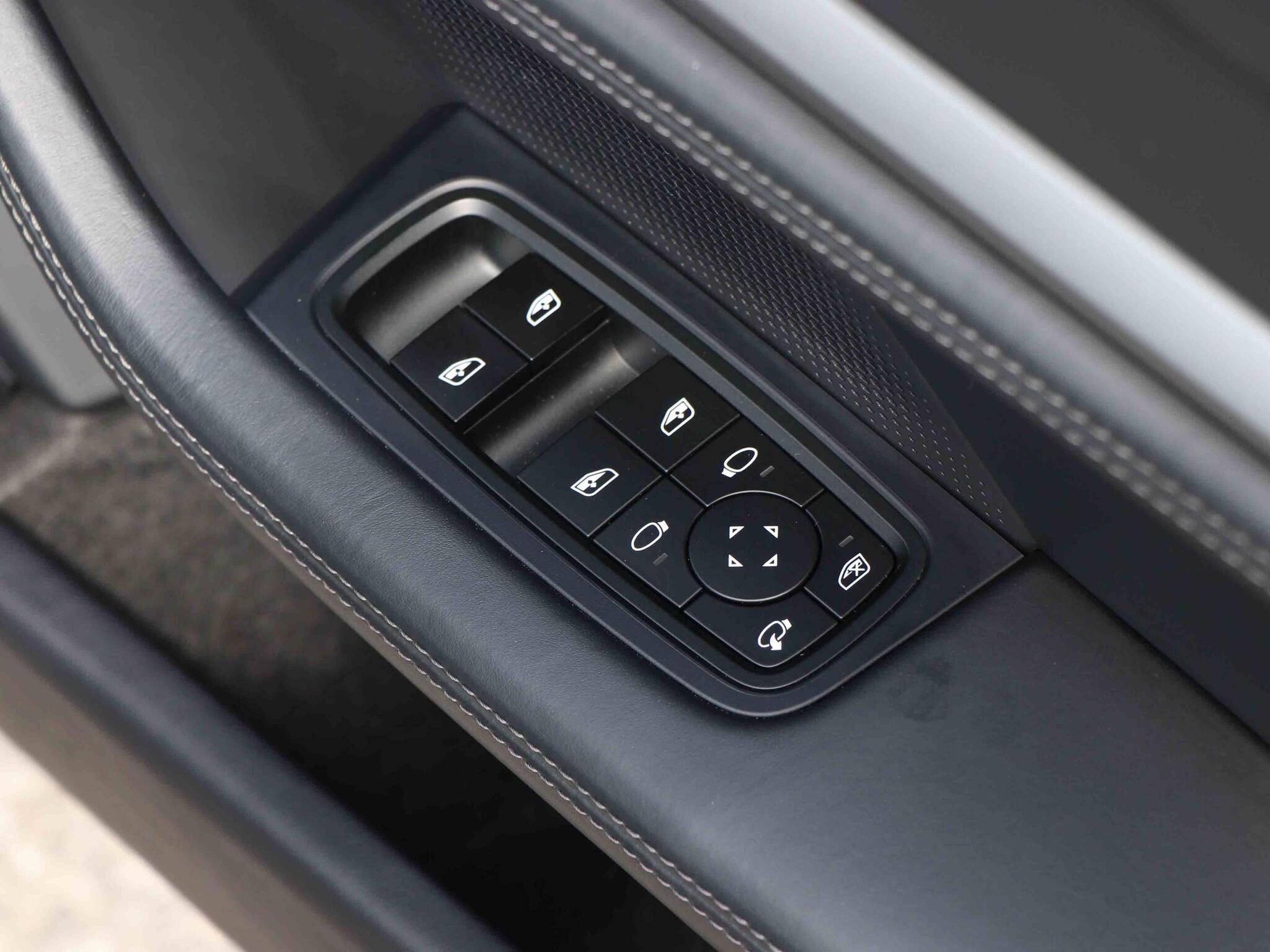 Porsche Taycan view 18