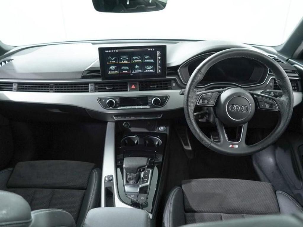Audi A4 view 6