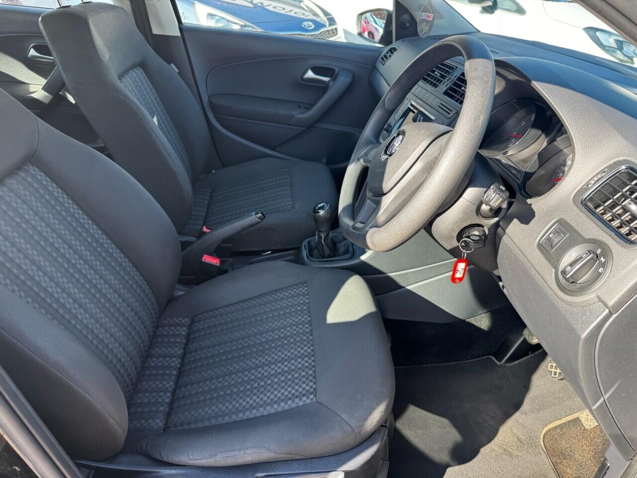 Volkswagen Polo view 32