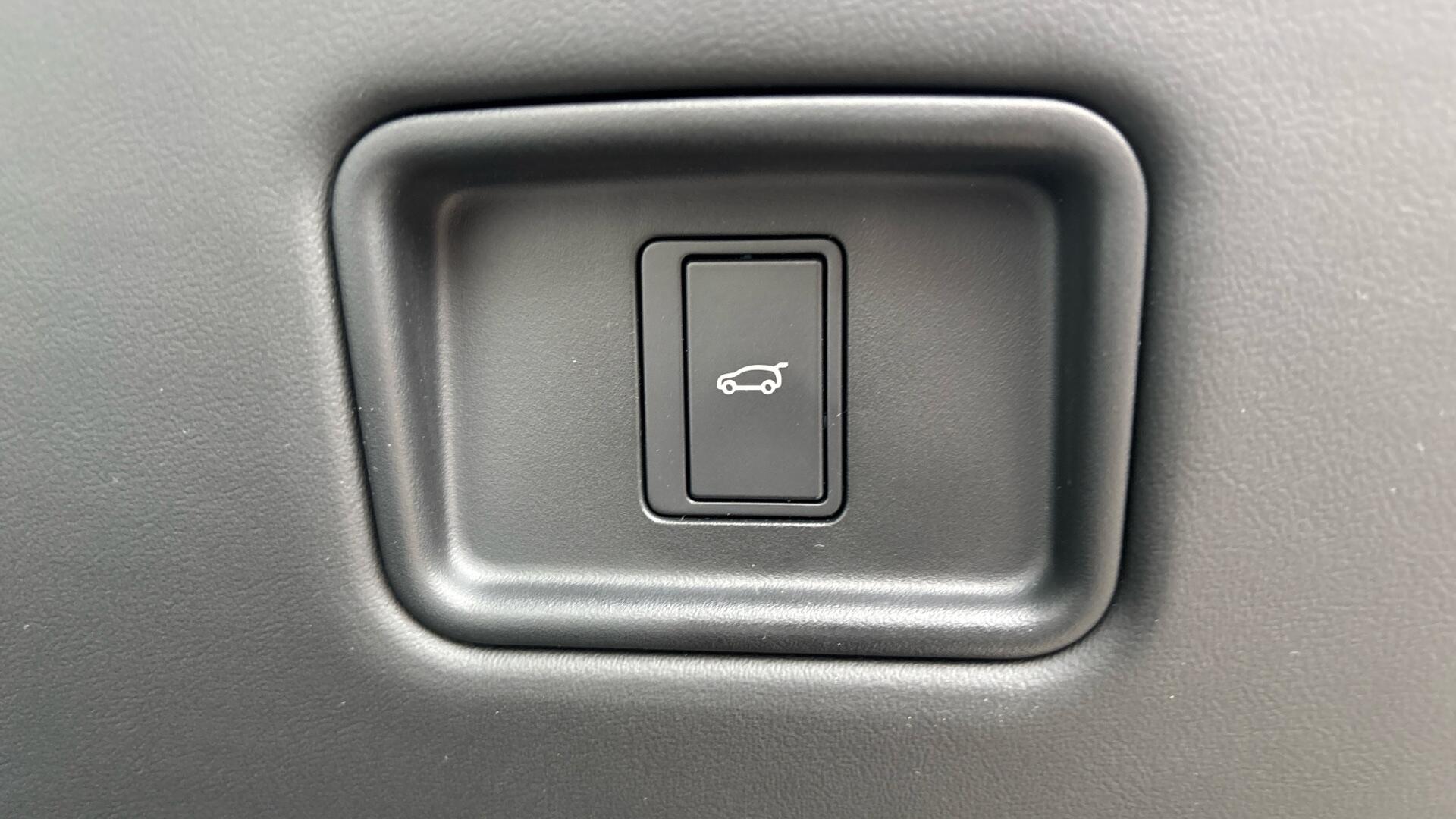 Land Rover Range Rover Sport view 34