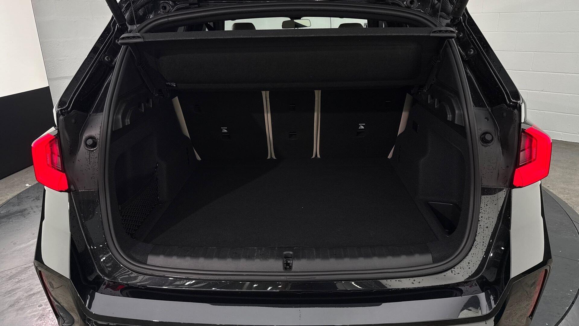 BMW Ix1 view 13