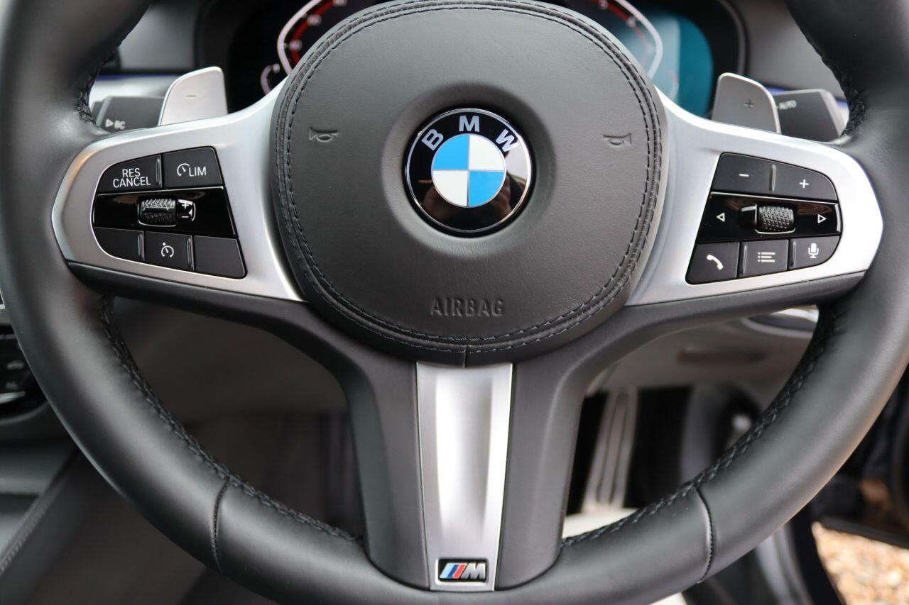BMW 5 Series view 30