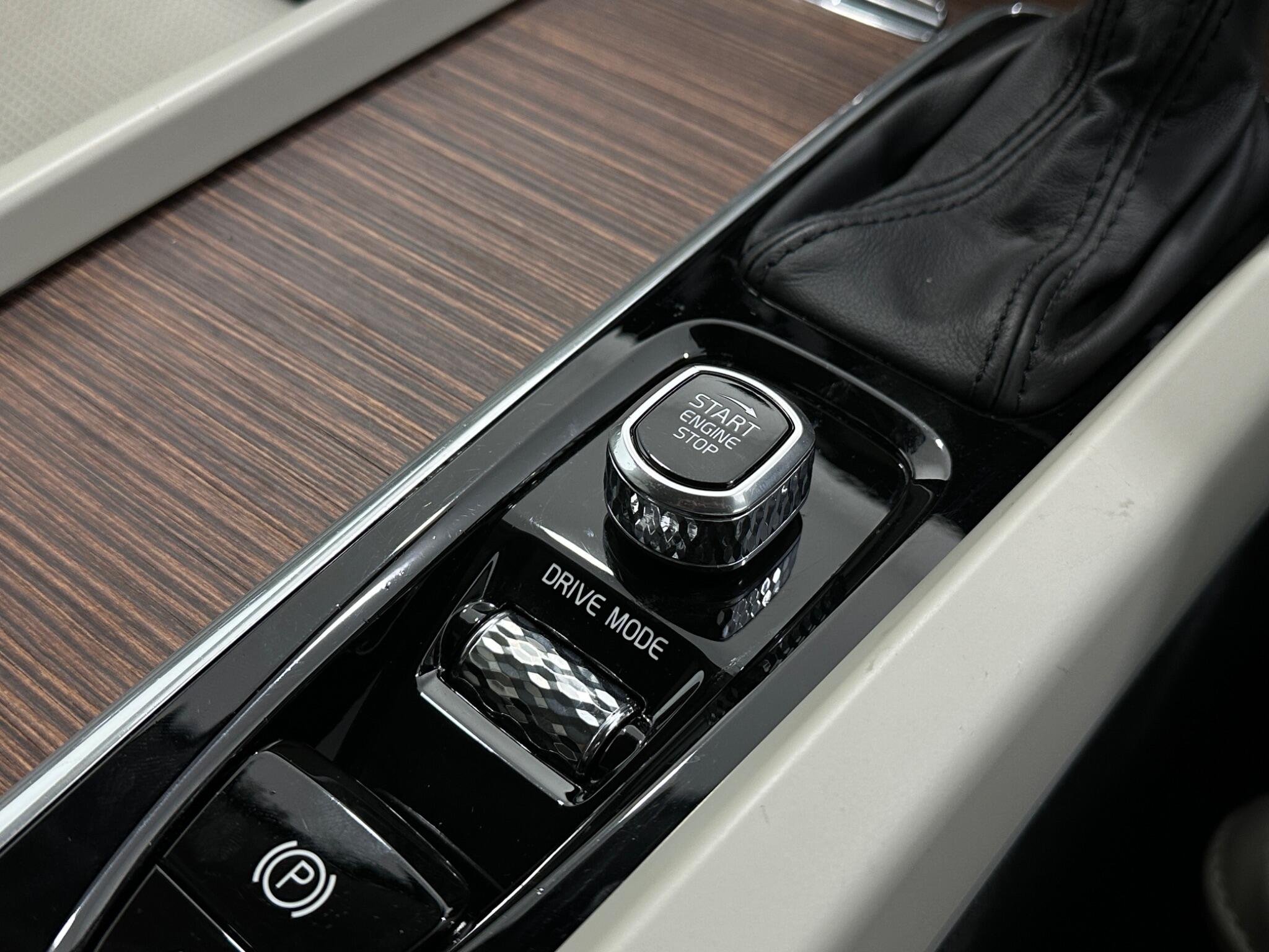 Volvo XC60 view 21