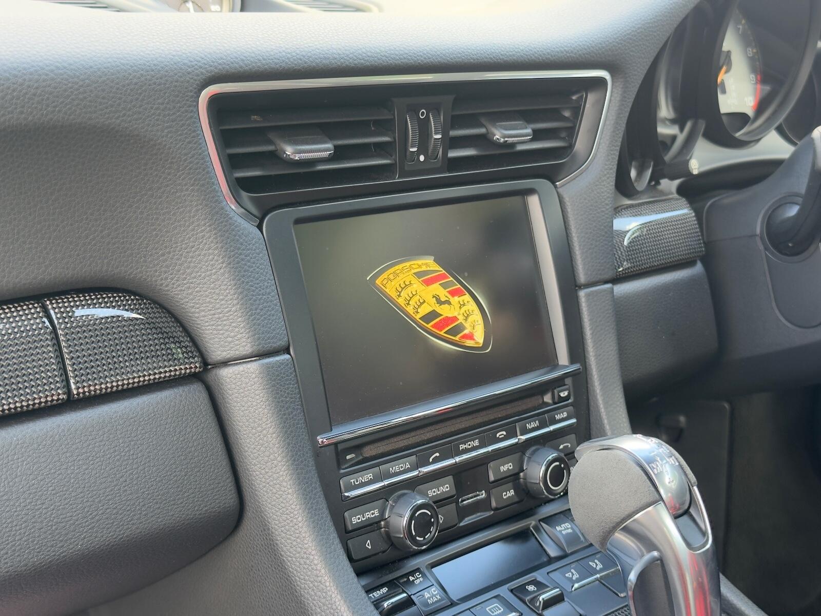 Porsche 911 view 37