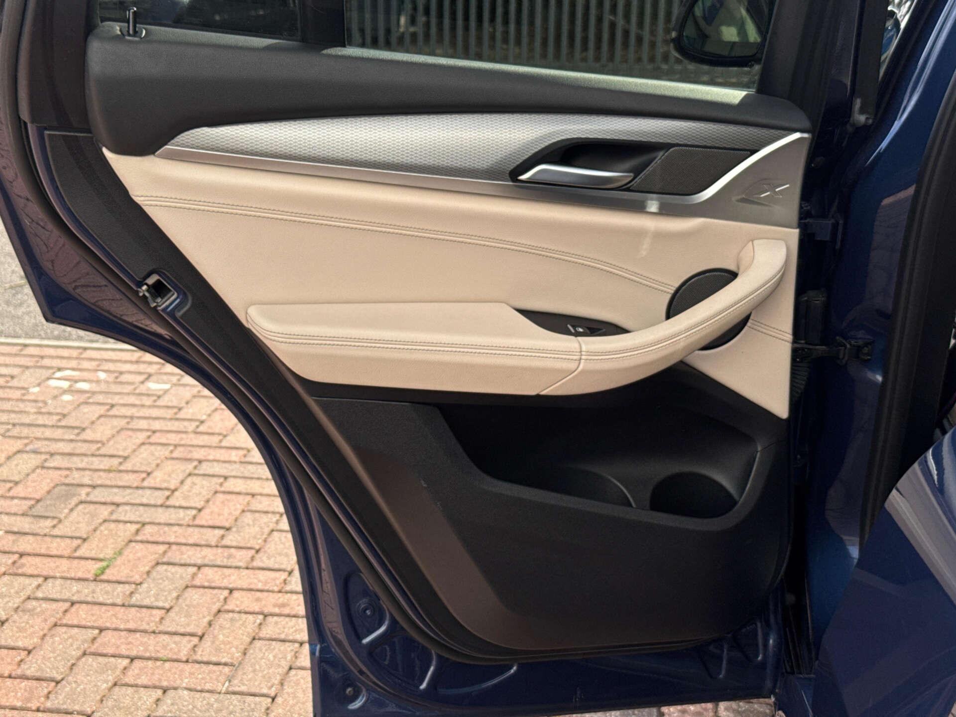 BMW X4 view 37