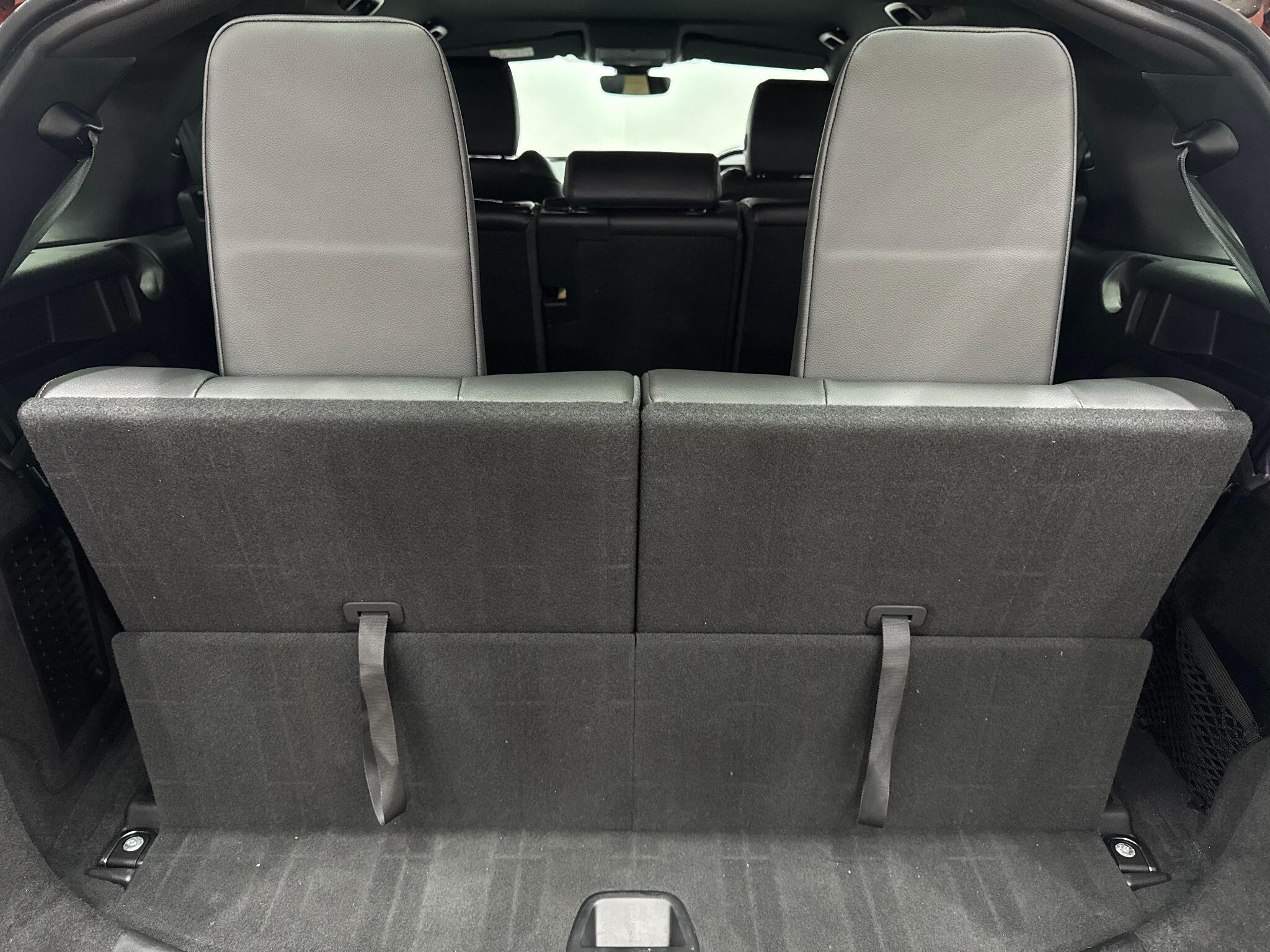 Land Rover Discovery Sport view 59