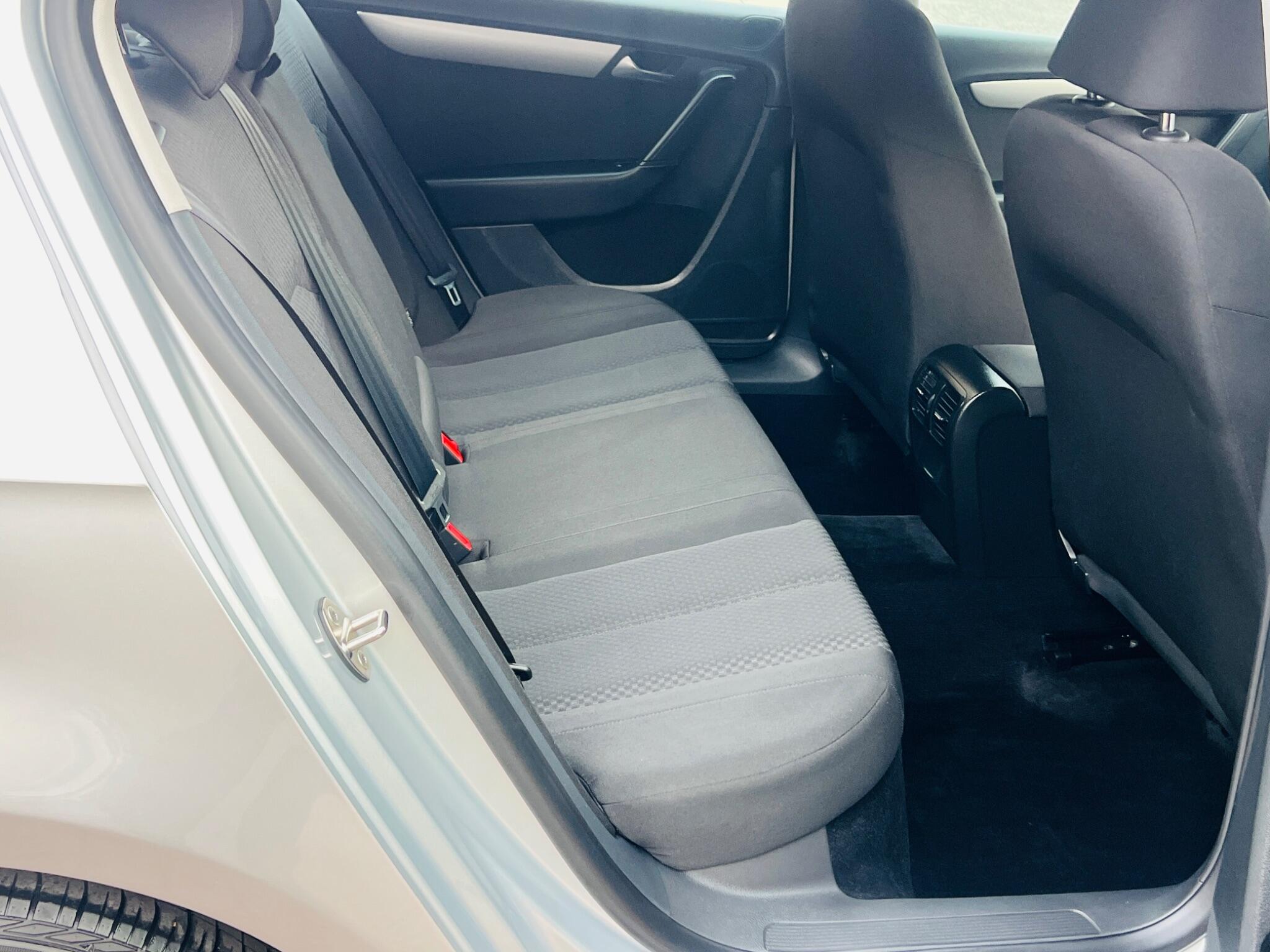 Volkswagen Passat view 50