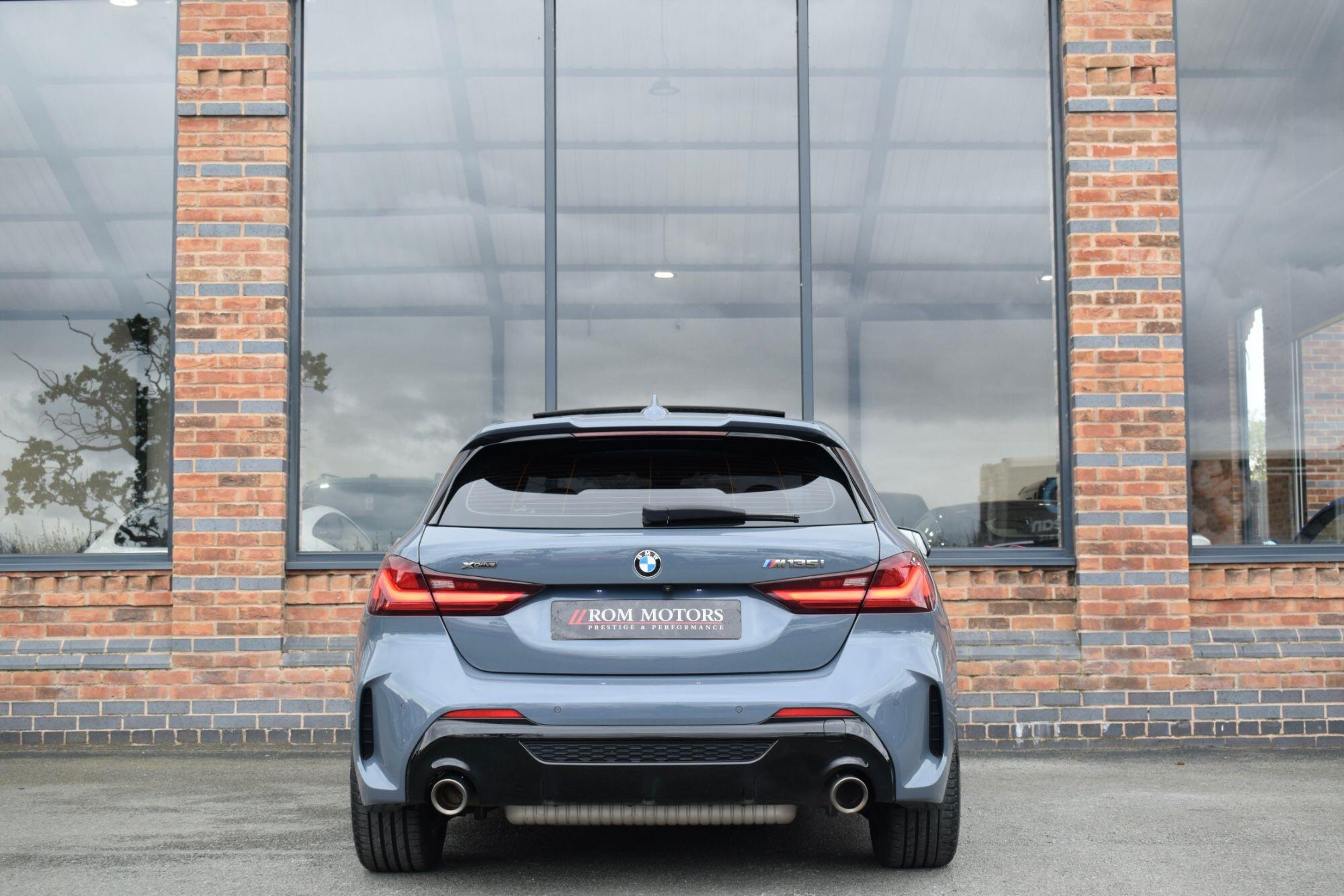 BMW 1 Series view 6