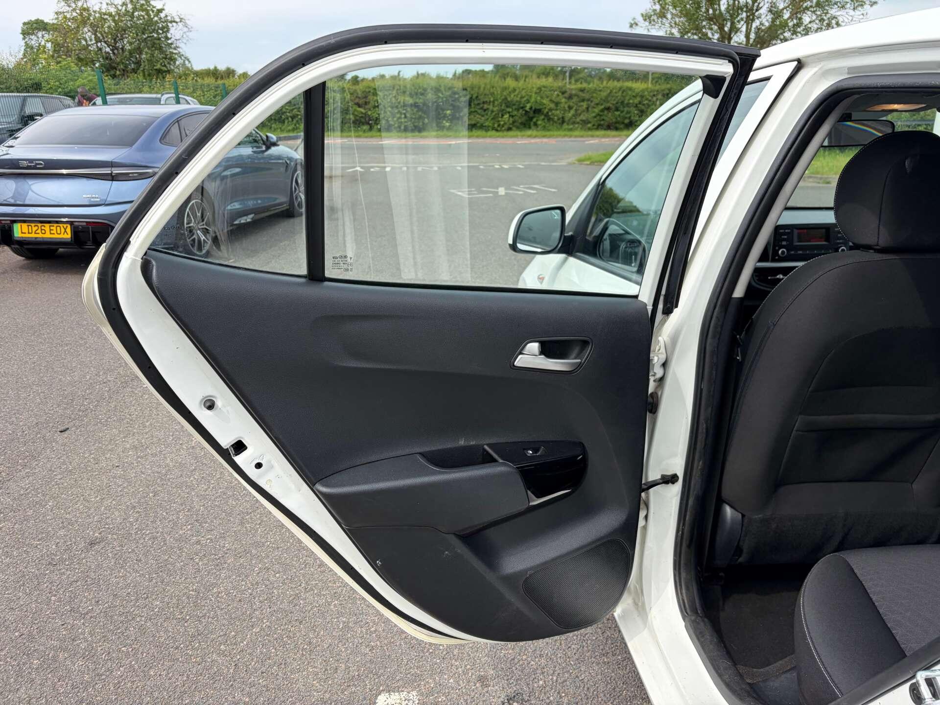 Kia Picanto view 19