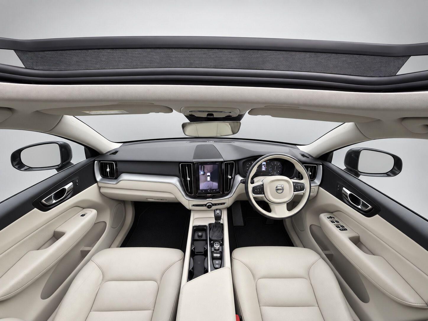 Volvo XC60 view 2