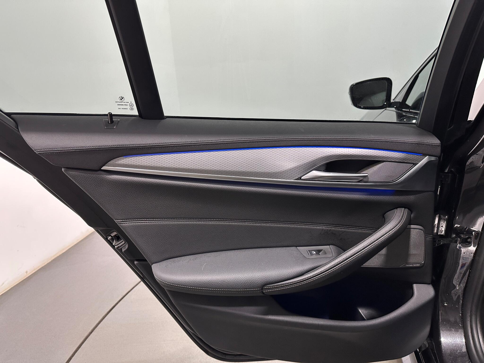 BMW 5 Series view 41