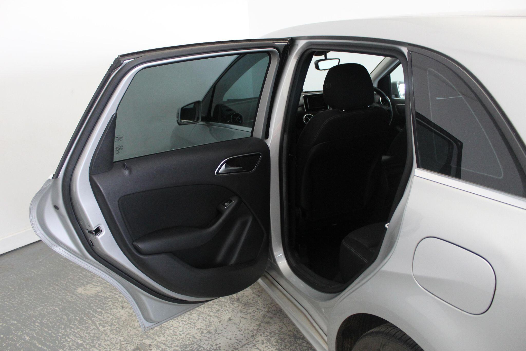 Mercedes-Benz B-Class view 26